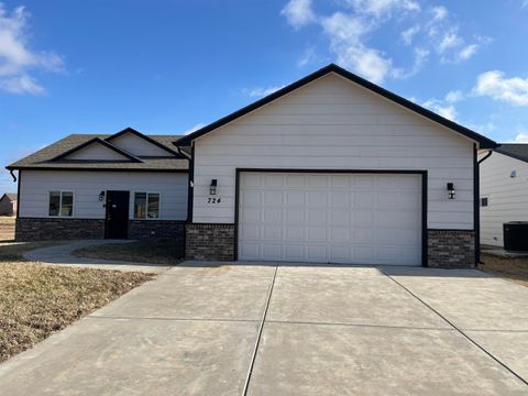 Homes For Sale - 724 N Redbud Ave<br/> Valley Center, KS 67147