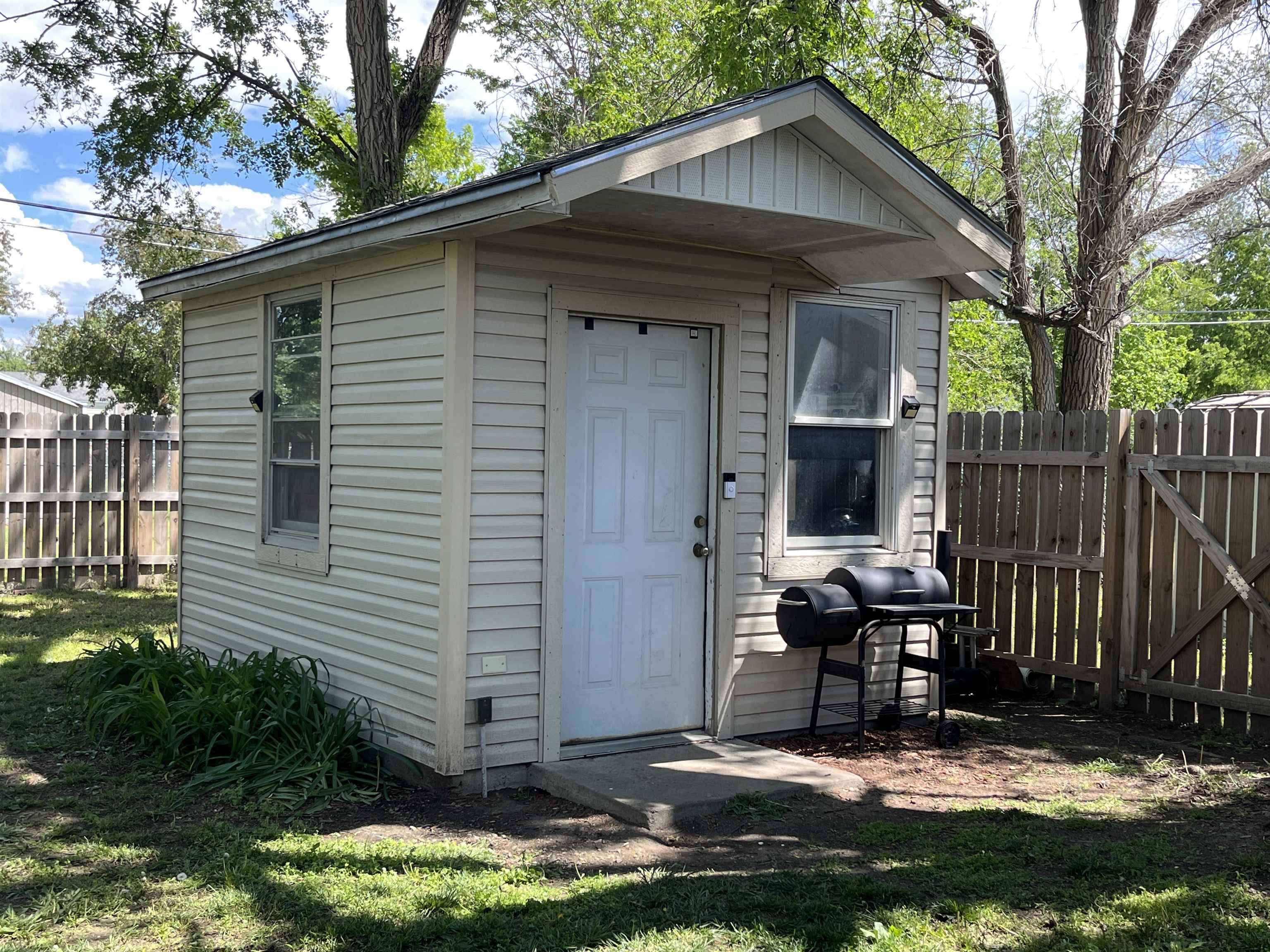 877 Choctaw Ave, Salina, Kansas image 26