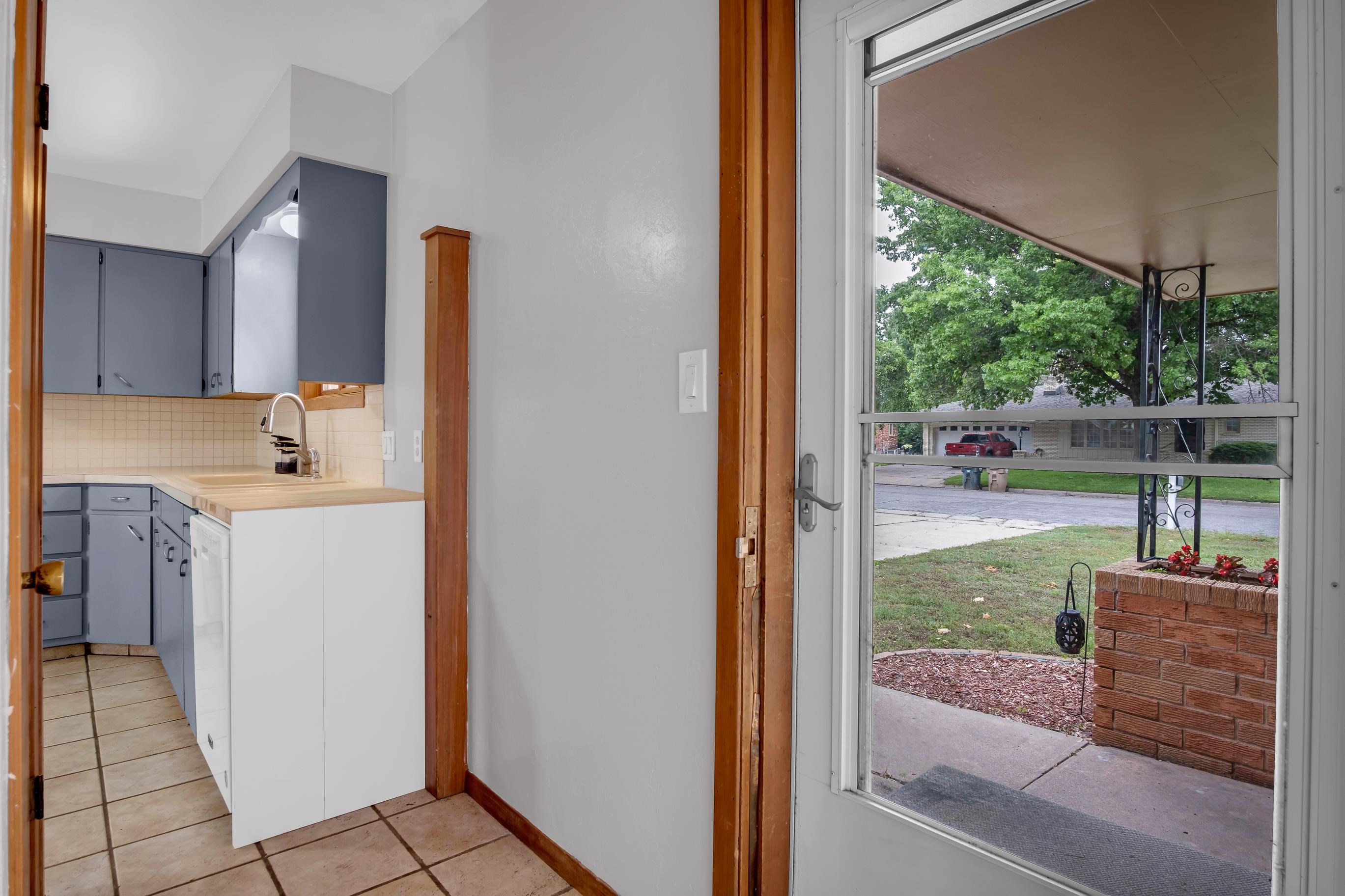 605 Catalina Dr, Hutchinson, Kansas image 7