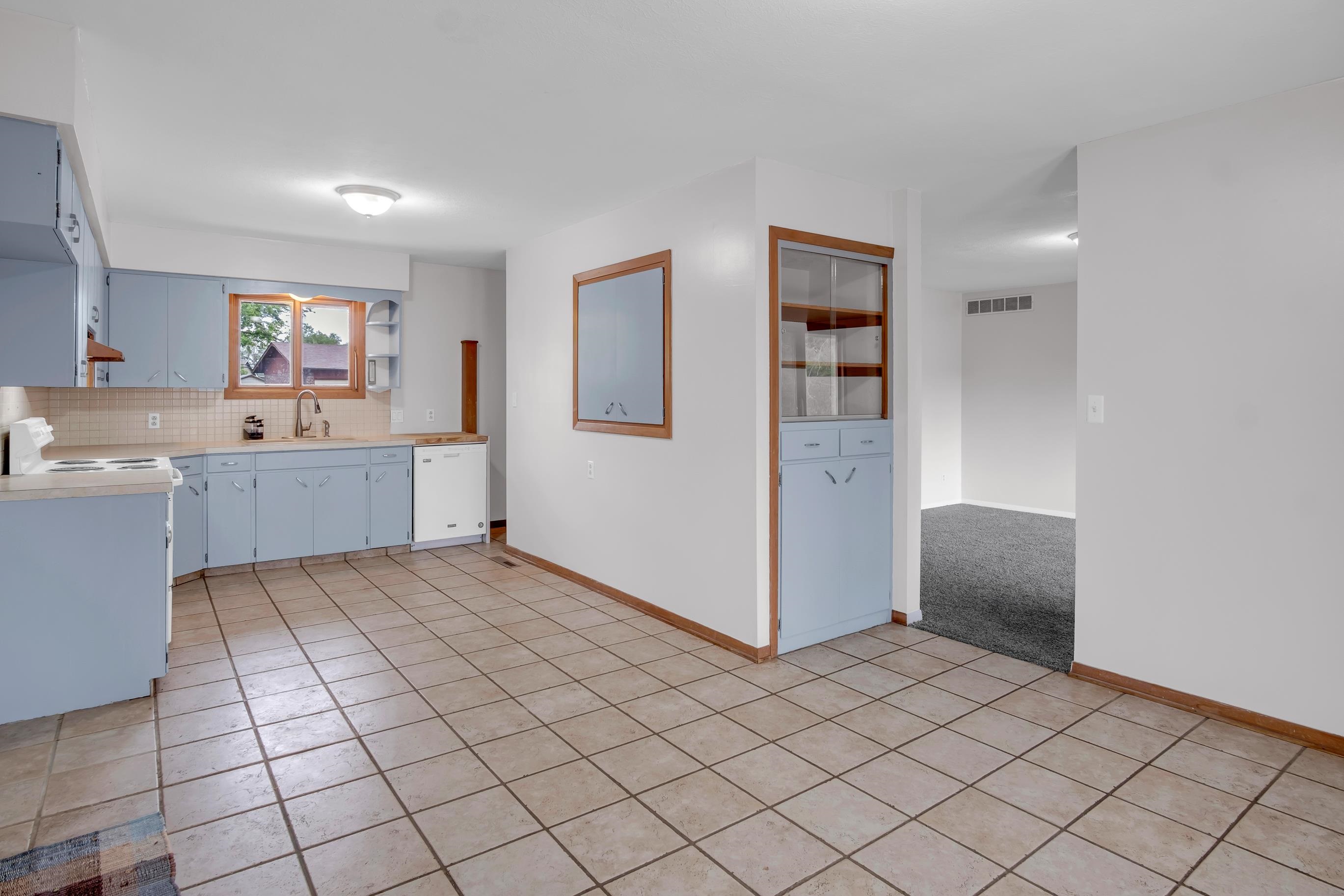 605 Catalina Dr, Hutchinson, Kansas image 16