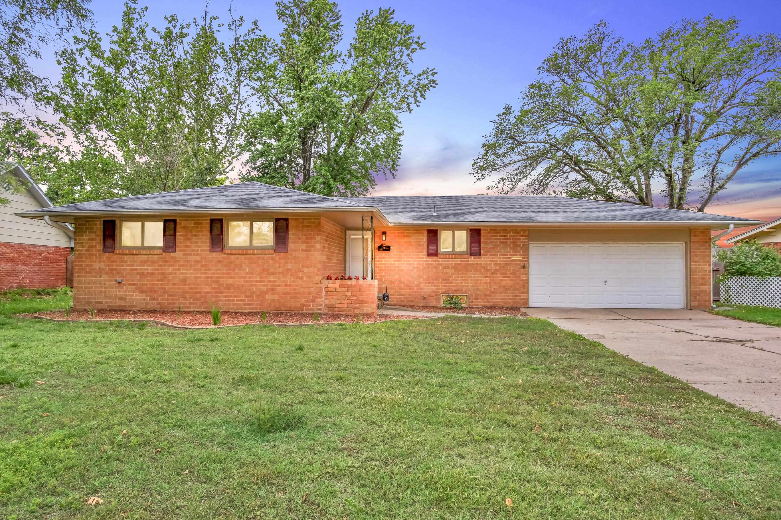 605 Catalina Dr, Hutchinson, Kansas image 1