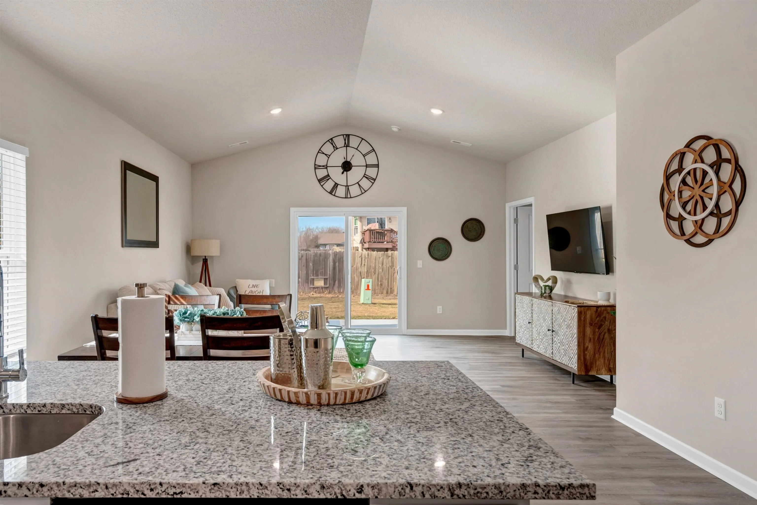 Valley Center, Kansas 67147, United States, 4 Bedrooms Bedrooms, ,2 BathroomsBathrooms,Residential,Active,47180