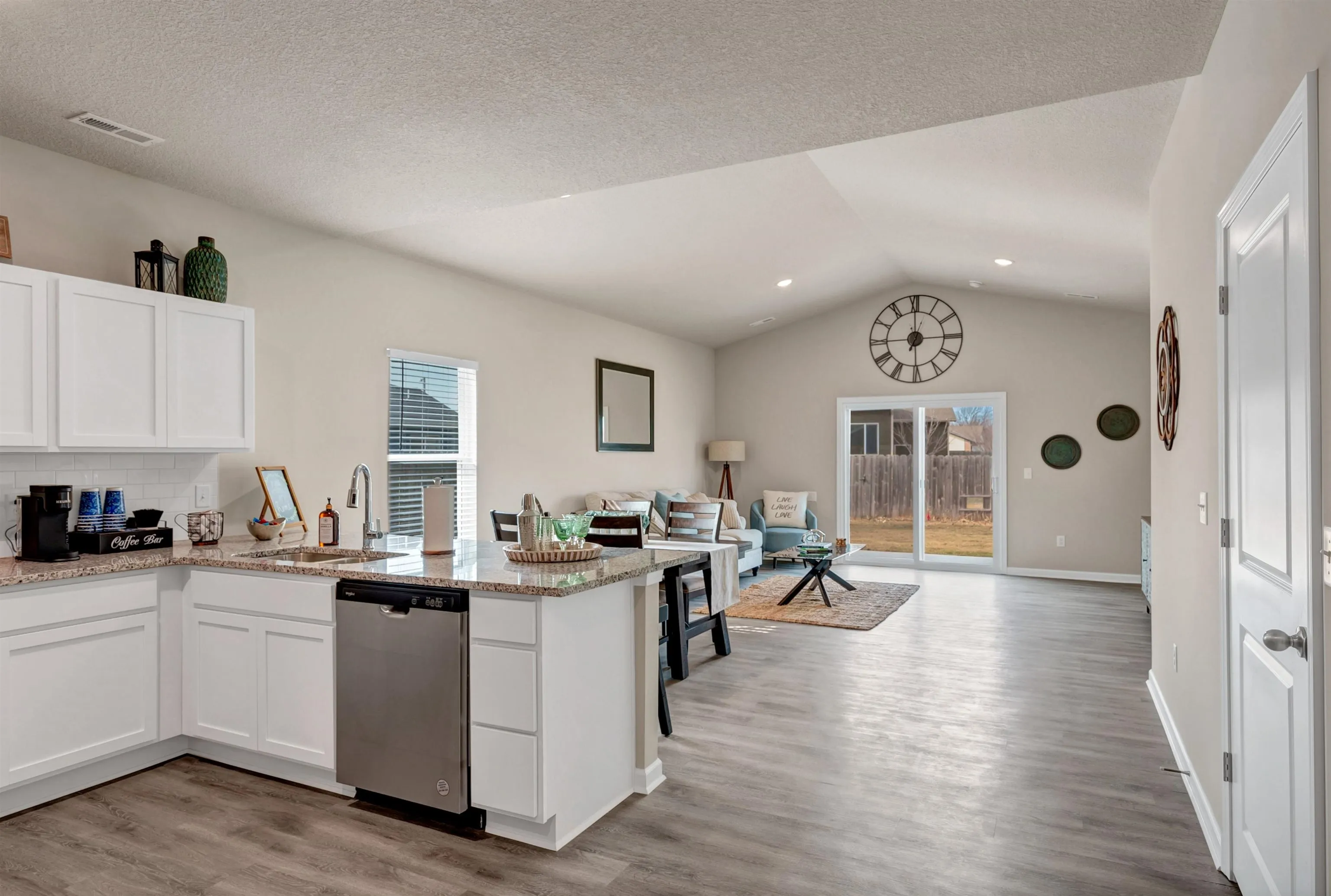 Valley Center, Kansas 67147, United States, 4 Bedrooms Bedrooms, ,2 BathroomsBathrooms,Residential,Active,47180