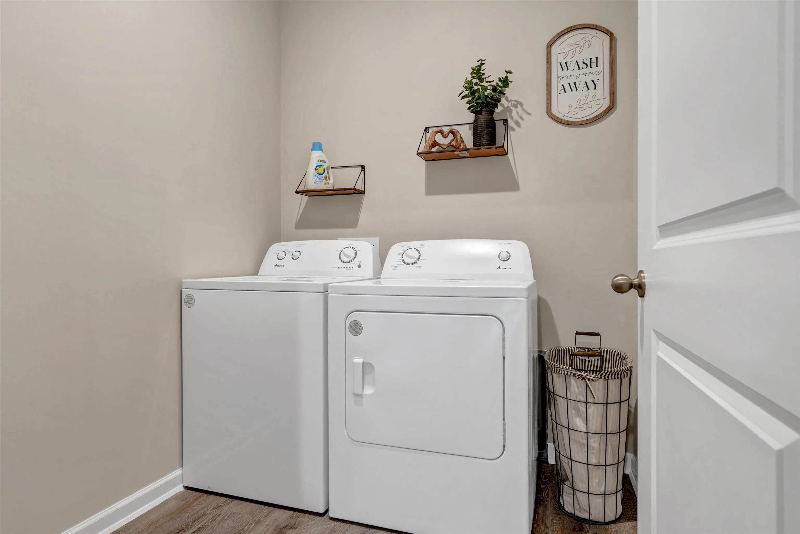 Valley Center, Kansas 67147, United States, 4 Bedrooms Bedrooms, ,2 BathroomsBathrooms,Residential,Active,47180