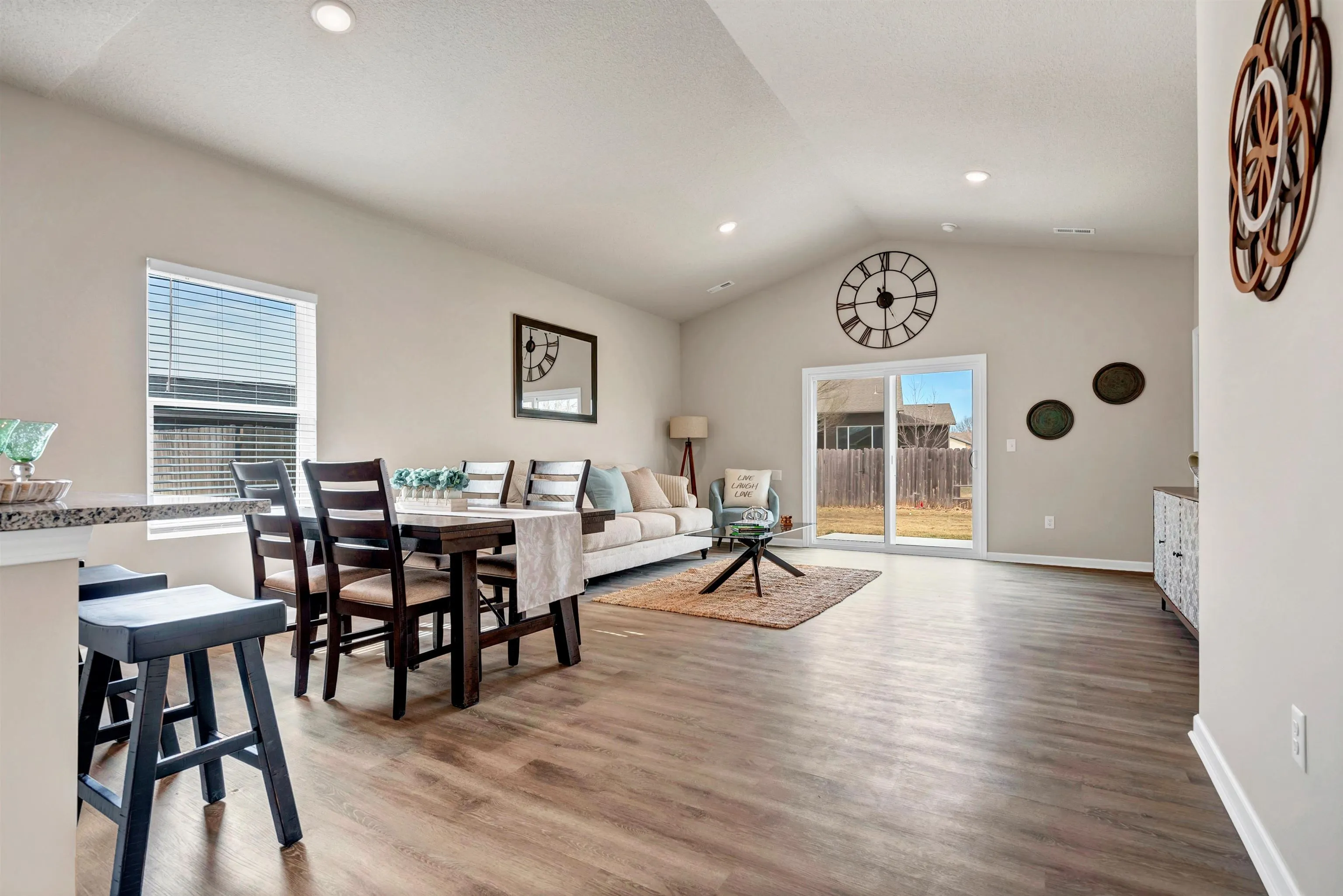 Valley Center, Kansas 67147, United States, 4 Bedrooms Bedrooms, ,2 BathroomsBathrooms,Residential,Active,47180