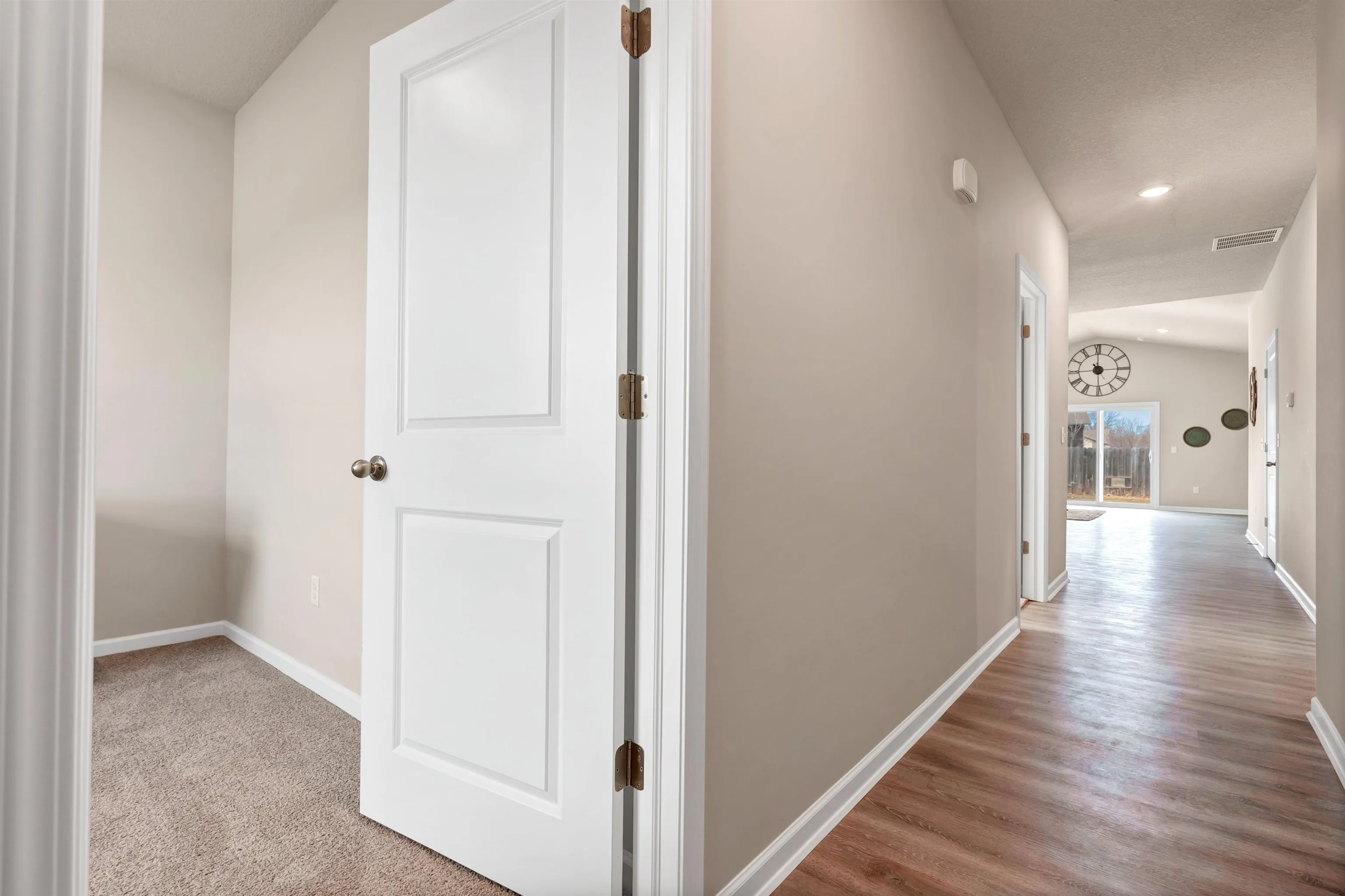 Valley Center, Kansas 67147, United States, 4 Bedrooms Bedrooms, ,2 BathroomsBathrooms,Residential,Active,47180