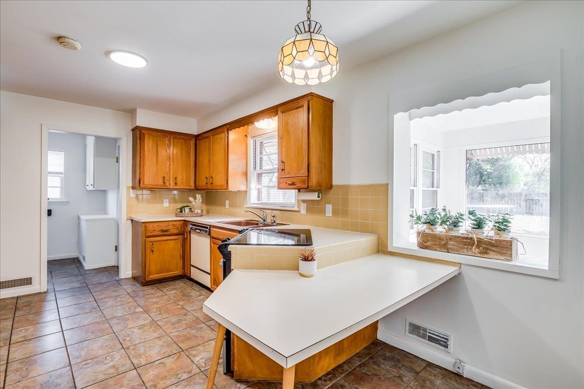 1608 N Charles St, Wichita, Kansas image 13