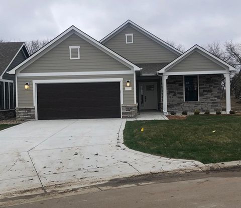 Townhouse For Sale - 620 E Park Place<br/> Andover, KS 67002