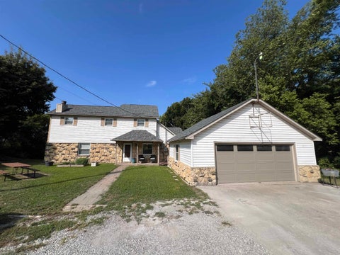 Homes For Sale - 1402 E Madison Ave<br/> Arkansas City, KS 67005