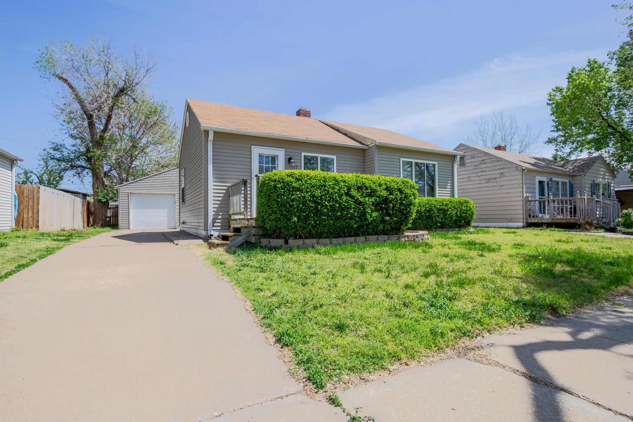 529 S College Ave, Salina, Kansas image 22