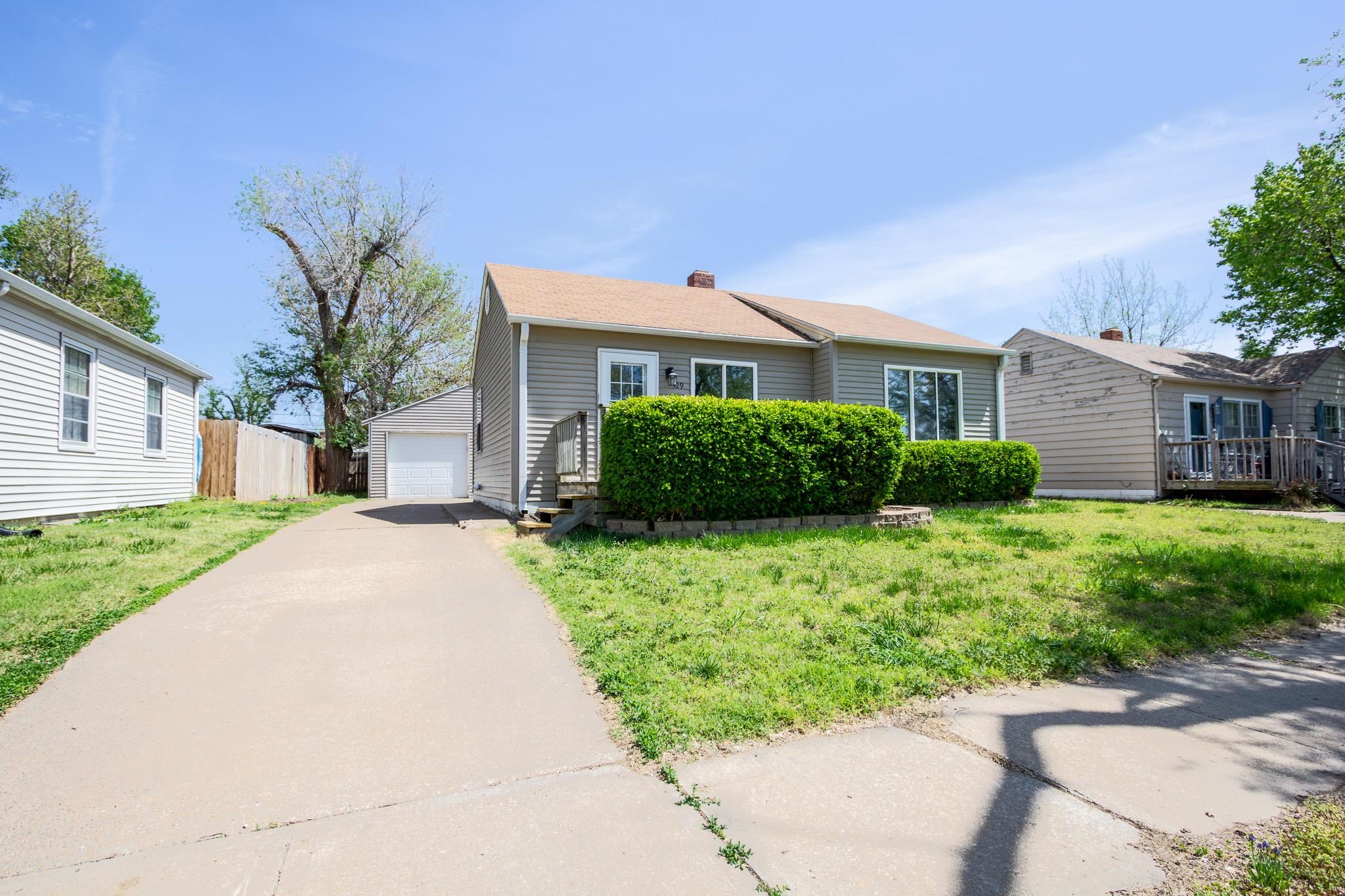 529 S College Ave, Salina, Kansas image 1