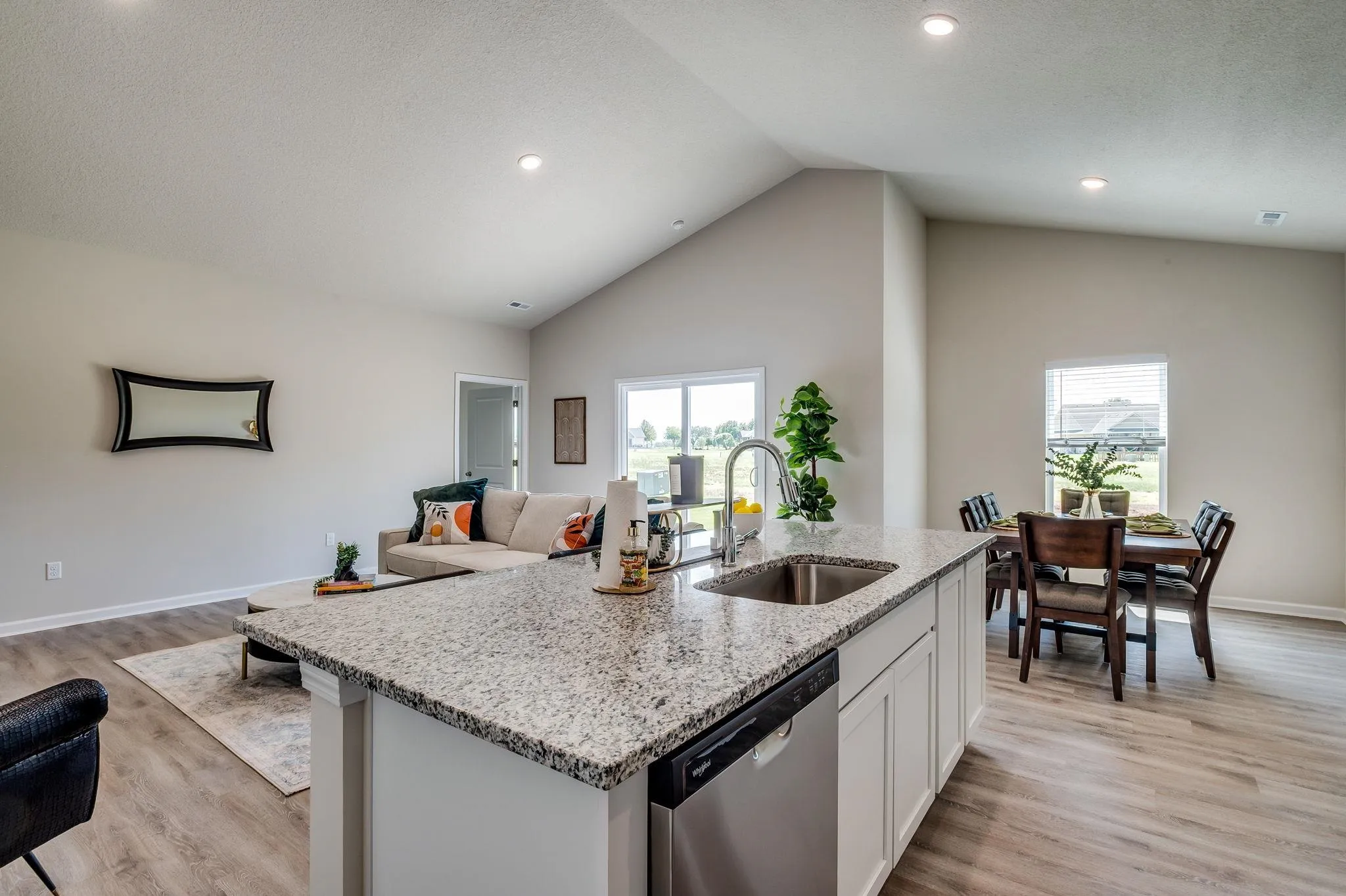 Valley Center, Kansas 67147, United States, 3 Bedrooms Bedrooms, ,2 BathroomsBathrooms,Residential,Active,209783