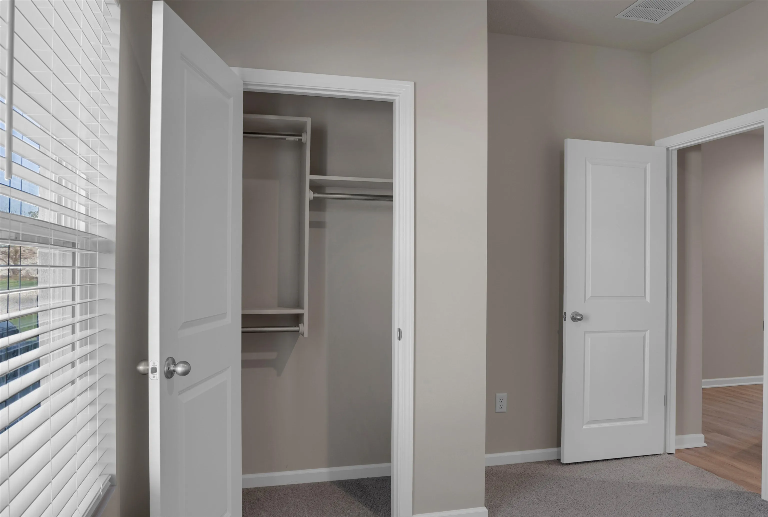 Valley Center, Kansas 67147, United States, 3 Bedrooms Bedrooms, ,2 BathroomsBathrooms,Residential,Active,209783