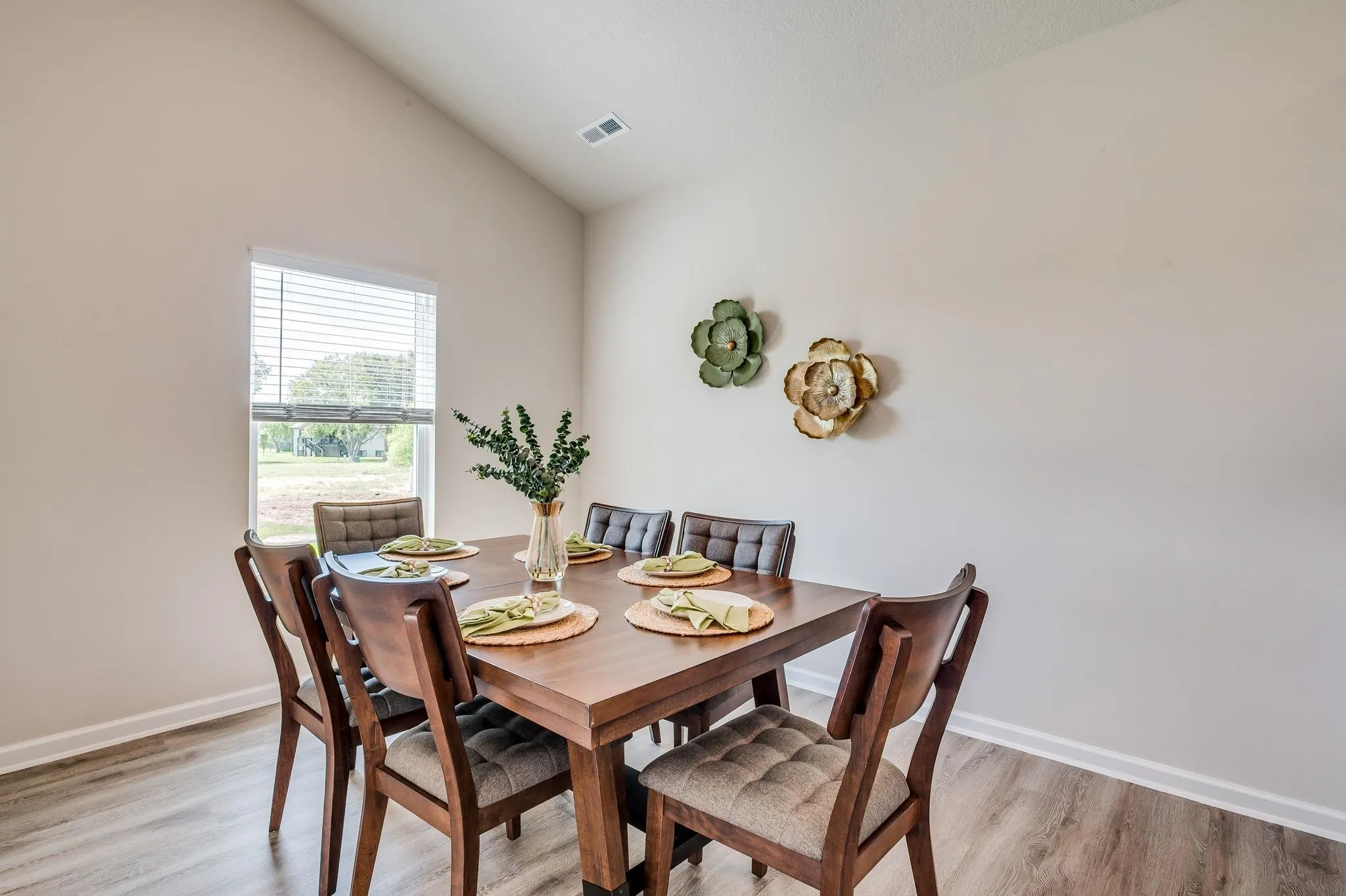 Valley Center, Kansas 67147, United States, 3 Bedrooms Bedrooms, ,2 BathroomsBathrooms,Residential,Active,209783