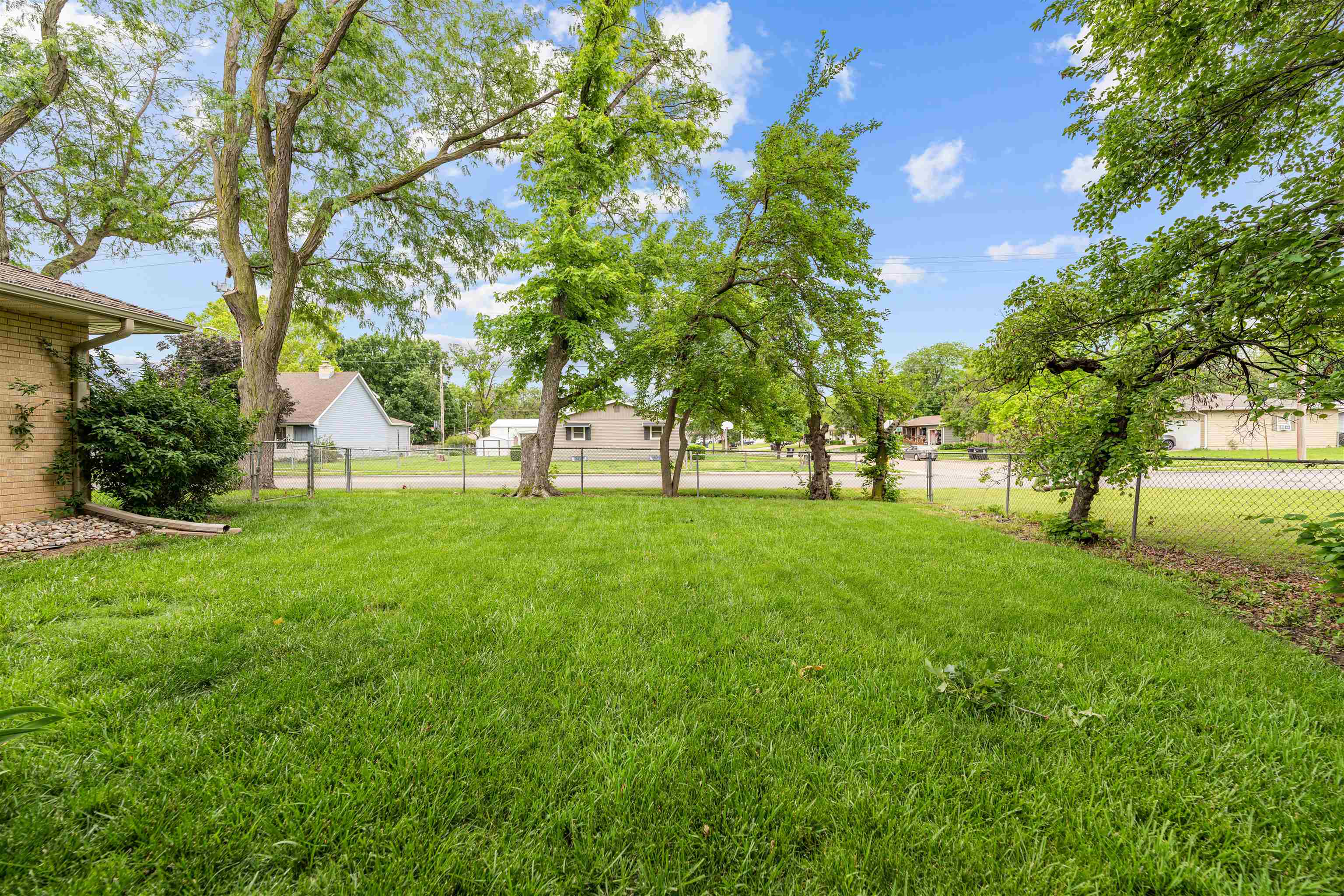 1720 Lewis Ave, Salina, Kansas image 19