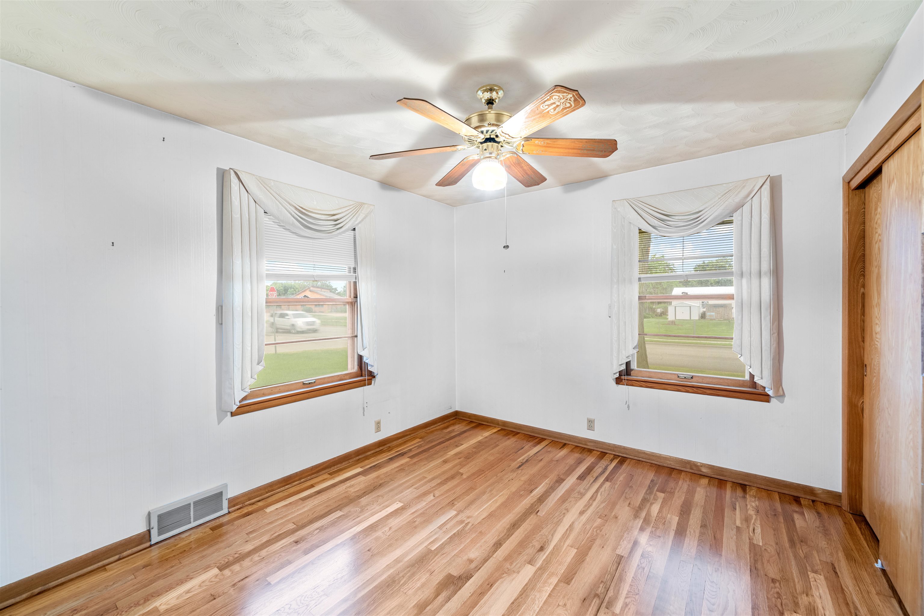 1720 Lewis Ave, Salina, Kansas image 14