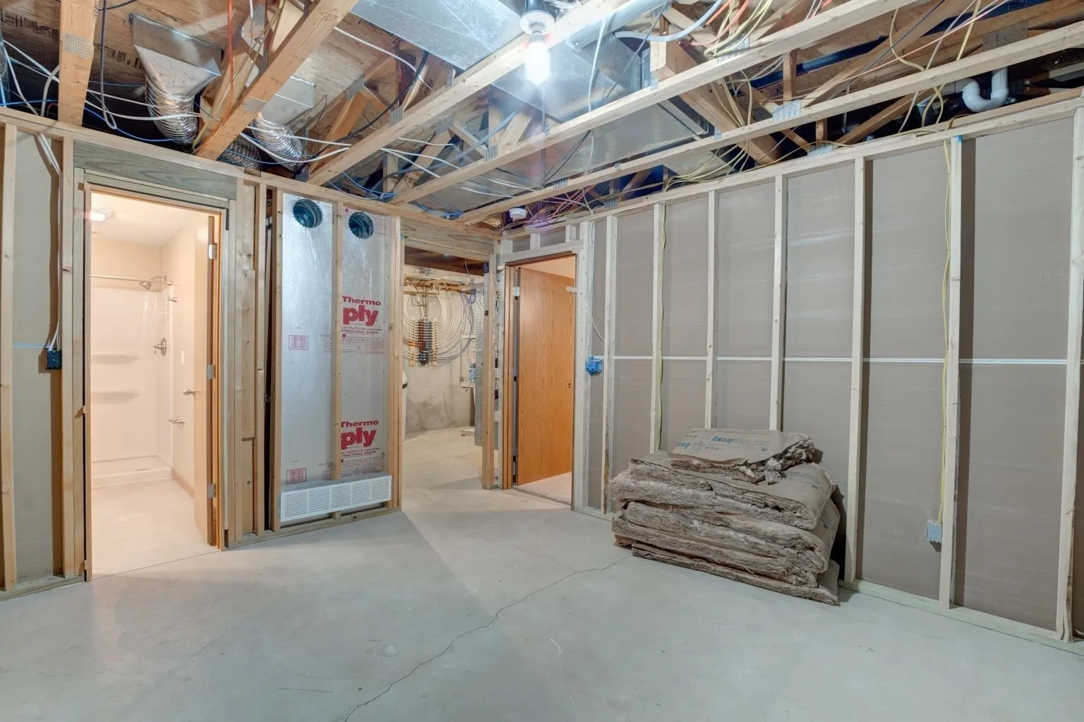 Newton, Kansas 67114, United States, 3 Bedrooms Bedrooms, ,3 BathroomsBathrooms,Residential,Active,238139