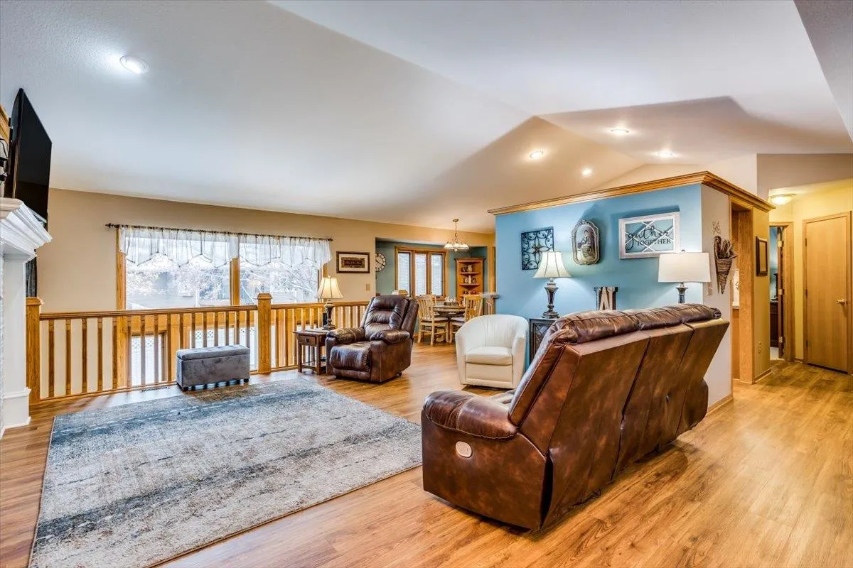 Derby, Kansas 67037, United States, 5 Bedrooms Bedrooms, ,3 BathroomsBathrooms,Residential,Pending,16329