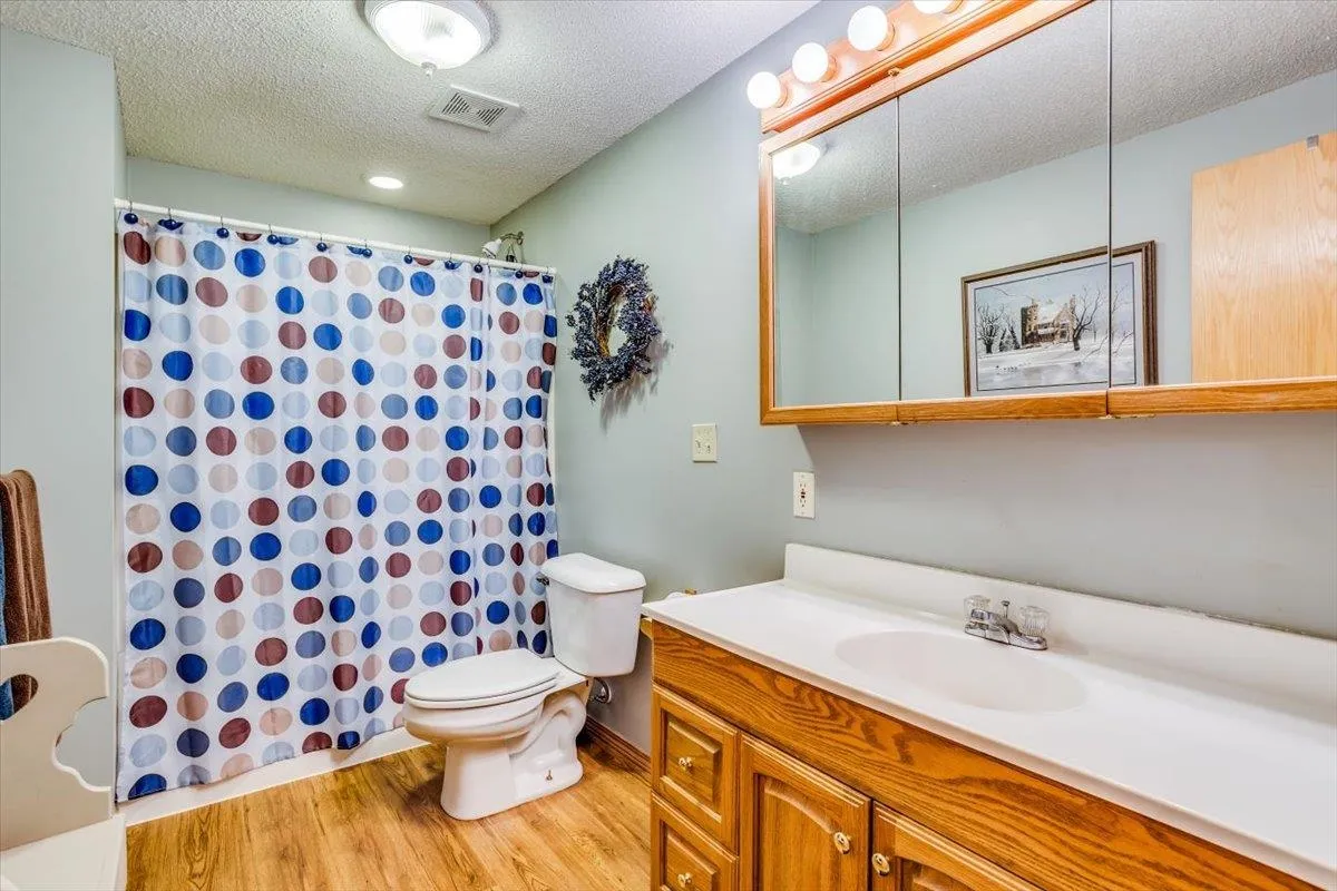 Derby, Kansas 67037, United States, 5 Bedrooms Bedrooms, ,3 BathroomsBathrooms,Residential,Pending,16329