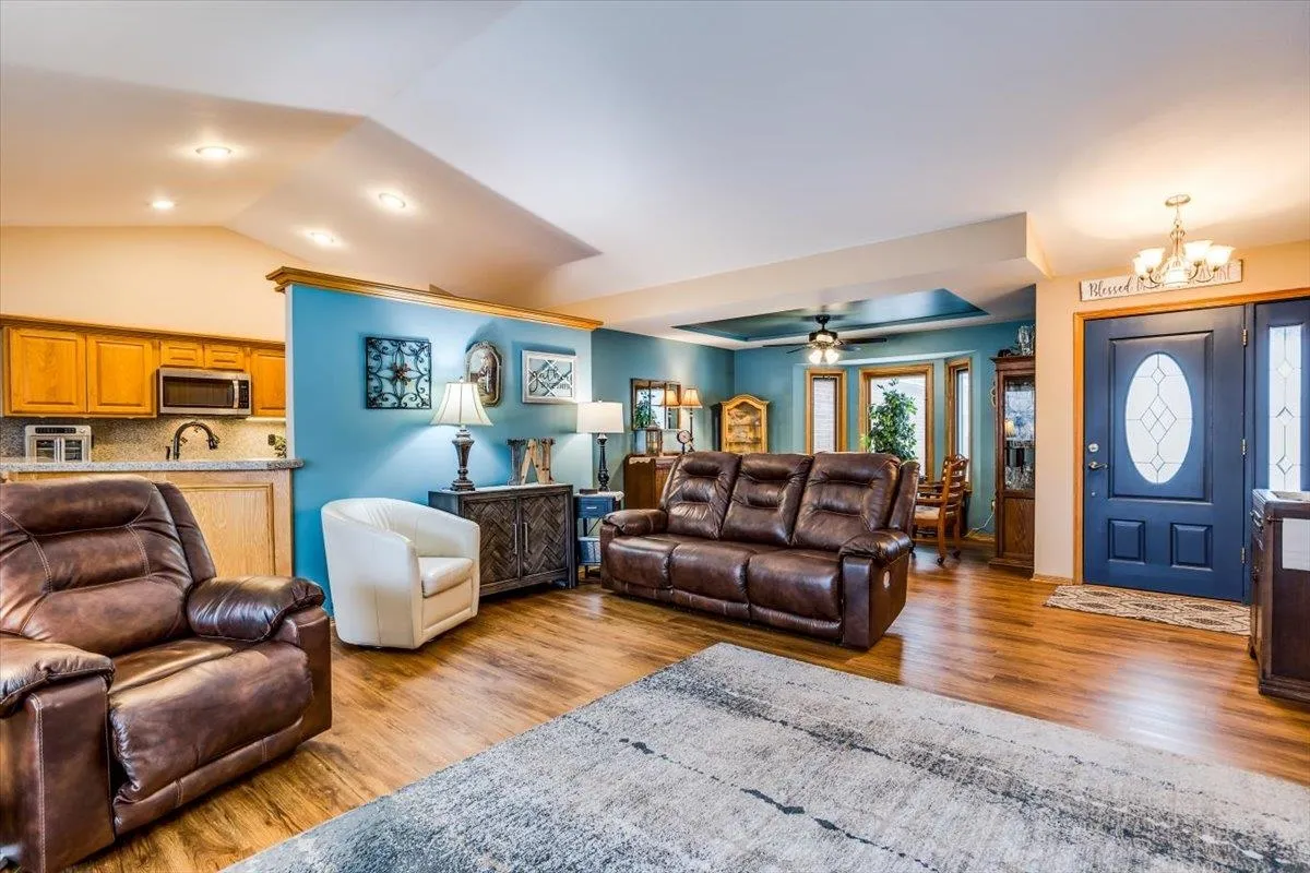 Derby, Kansas 67037, United States, 5 Bedrooms Bedrooms, ,3 BathroomsBathrooms,Residential,Pending,16329