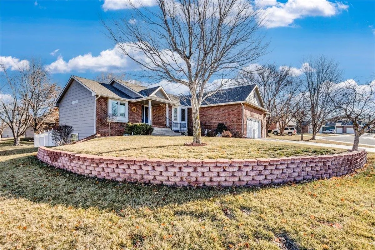 Derby, Kansas 67037, United States, 5 Bedrooms Bedrooms, ,3 BathroomsBathrooms,Residential,Pending,16329