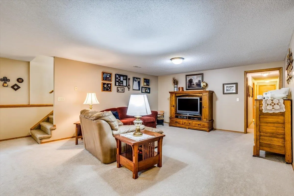 Derby, Kansas 67037, United States, 5 Bedrooms Bedrooms, ,3 BathroomsBathrooms,Residential,Pending,16329