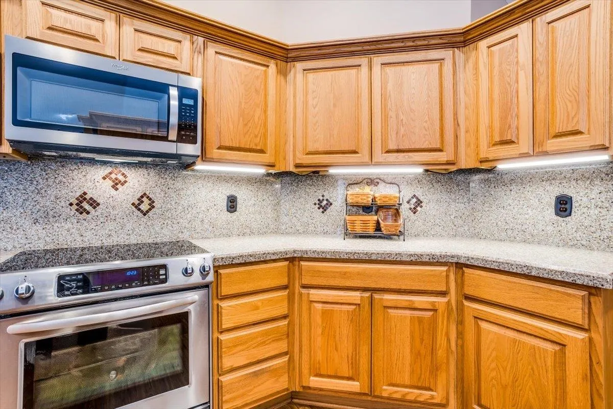 Derby, Kansas 67037, United States, 5 Bedrooms Bedrooms, ,3 BathroomsBathrooms,Residential,Pending,16329