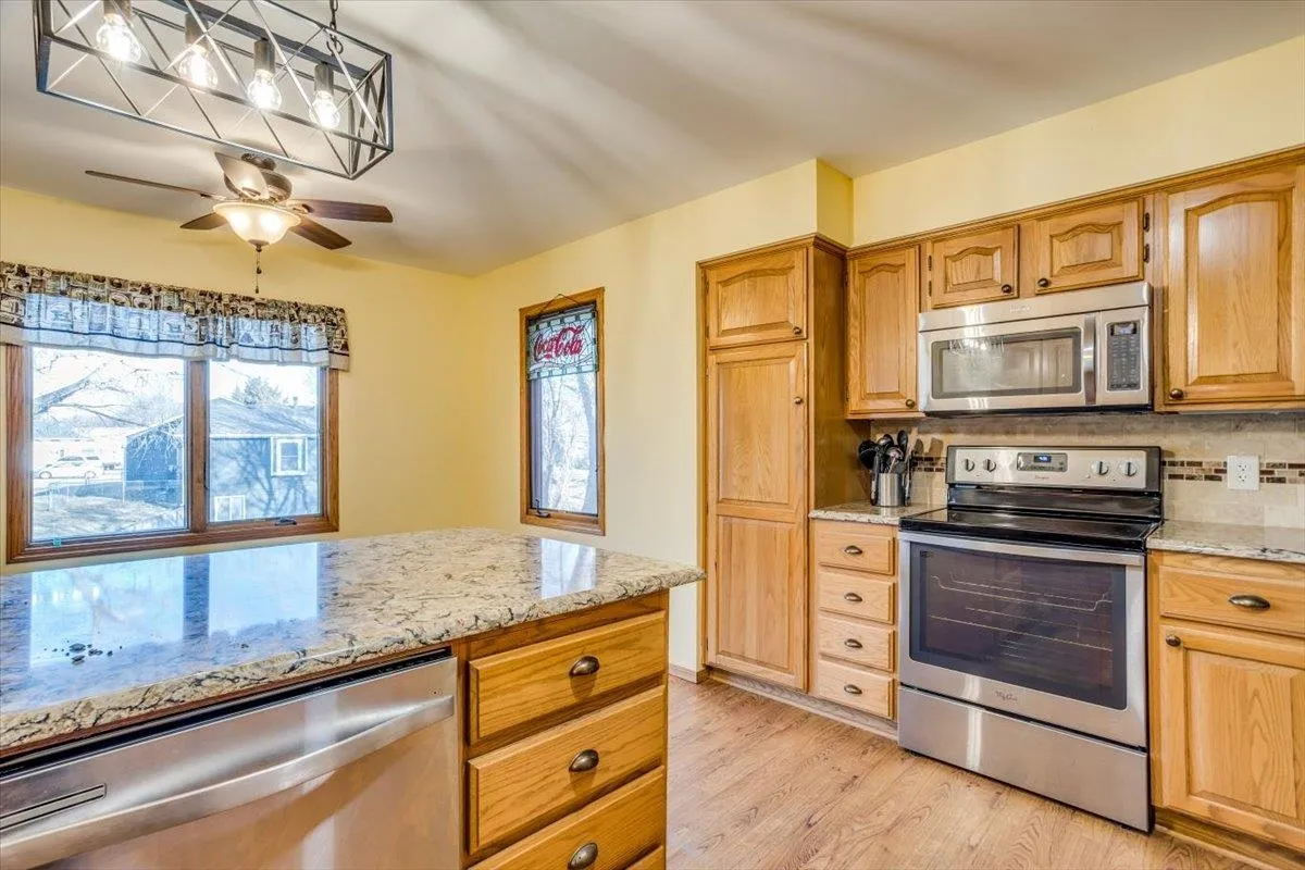 Derby, Kansas 67037, United States, 4 Bedrooms Bedrooms, ,3 BathroomsBathrooms,Residential,Pending,86433