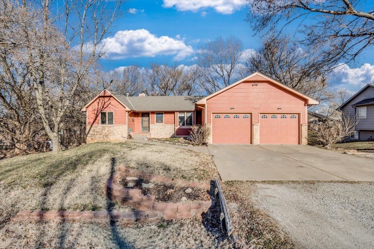 424 W White Tail St, Derby, Kansas image 1