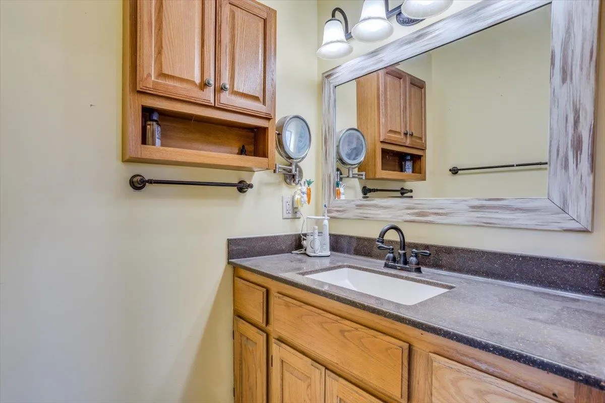 Derby, Kansas 67037, United States, 4 Bedrooms Bedrooms, ,3 BathroomsBathrooms,Residential,Pending,86433