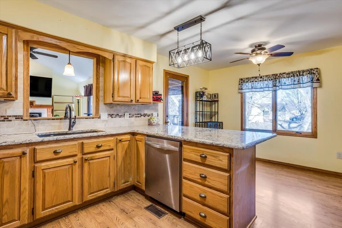 Derby, Kansas 67037, United States, 4 Bedrooms Bedrooms, ,3 BathroomsBathrooms,Residential,Pending,86433