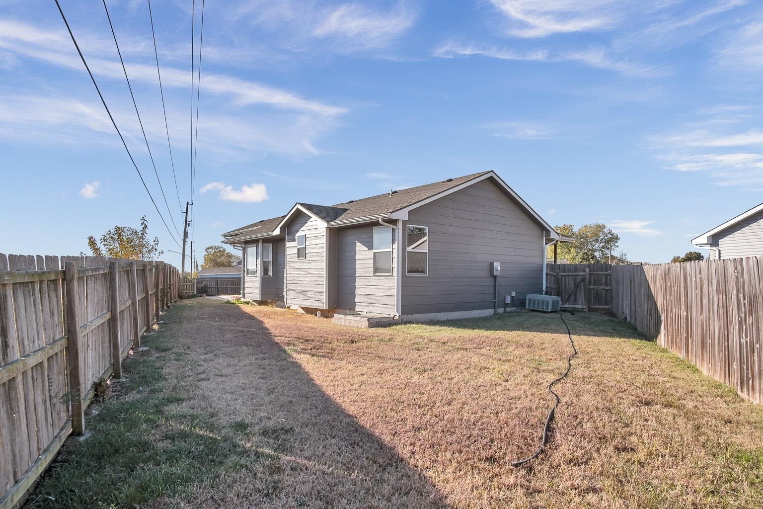 Newton, Kansas 67114, United States, 3 Bedrooms Bedrooms, ,2 BathroomsBathrooms,Residential,Pending,69183