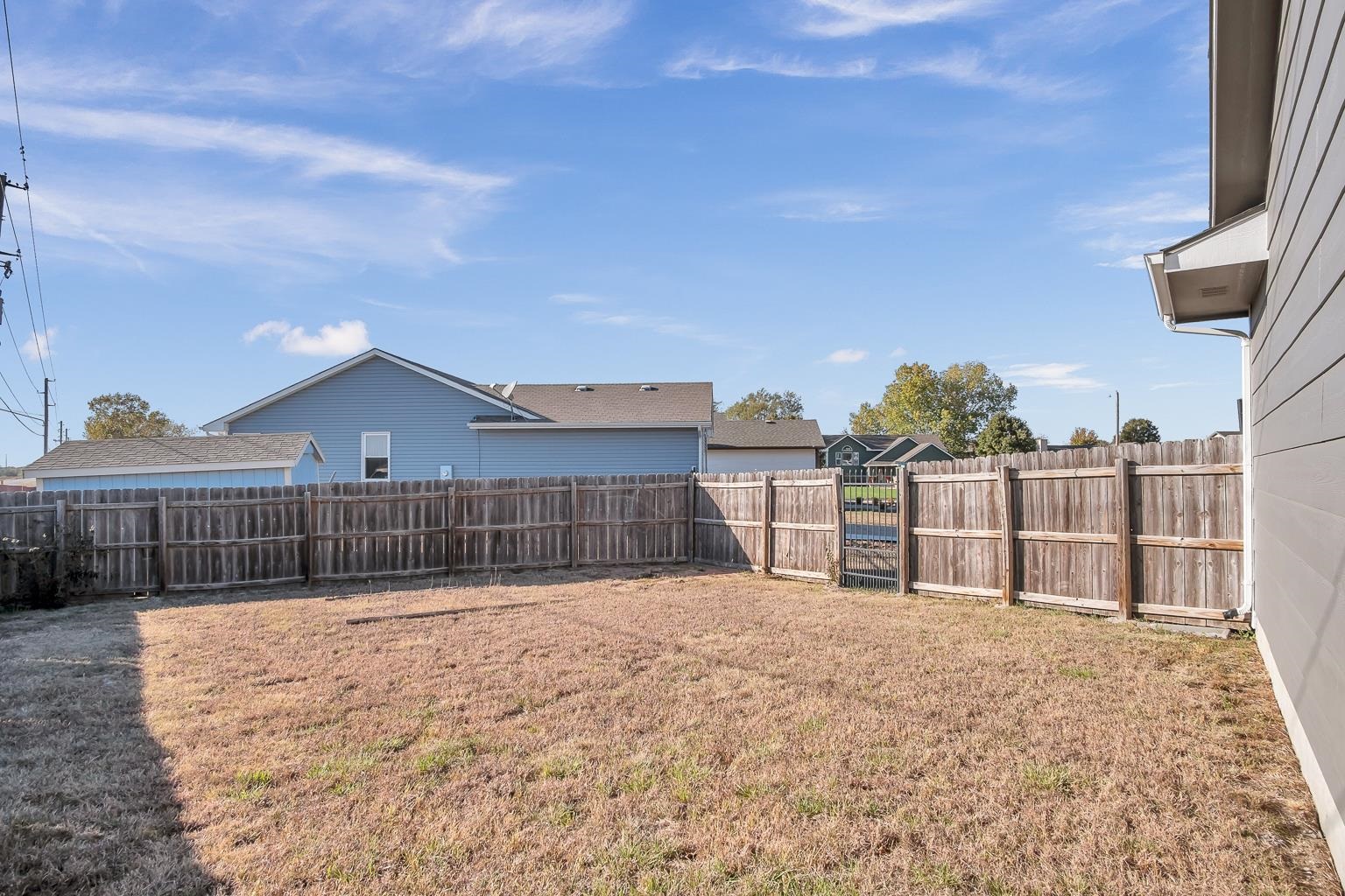 Newton, Kansas 67114, United States, 3 Bedrooms Bedrooms, ,2 BathroomsBathrooms,Residential,Pending,69183