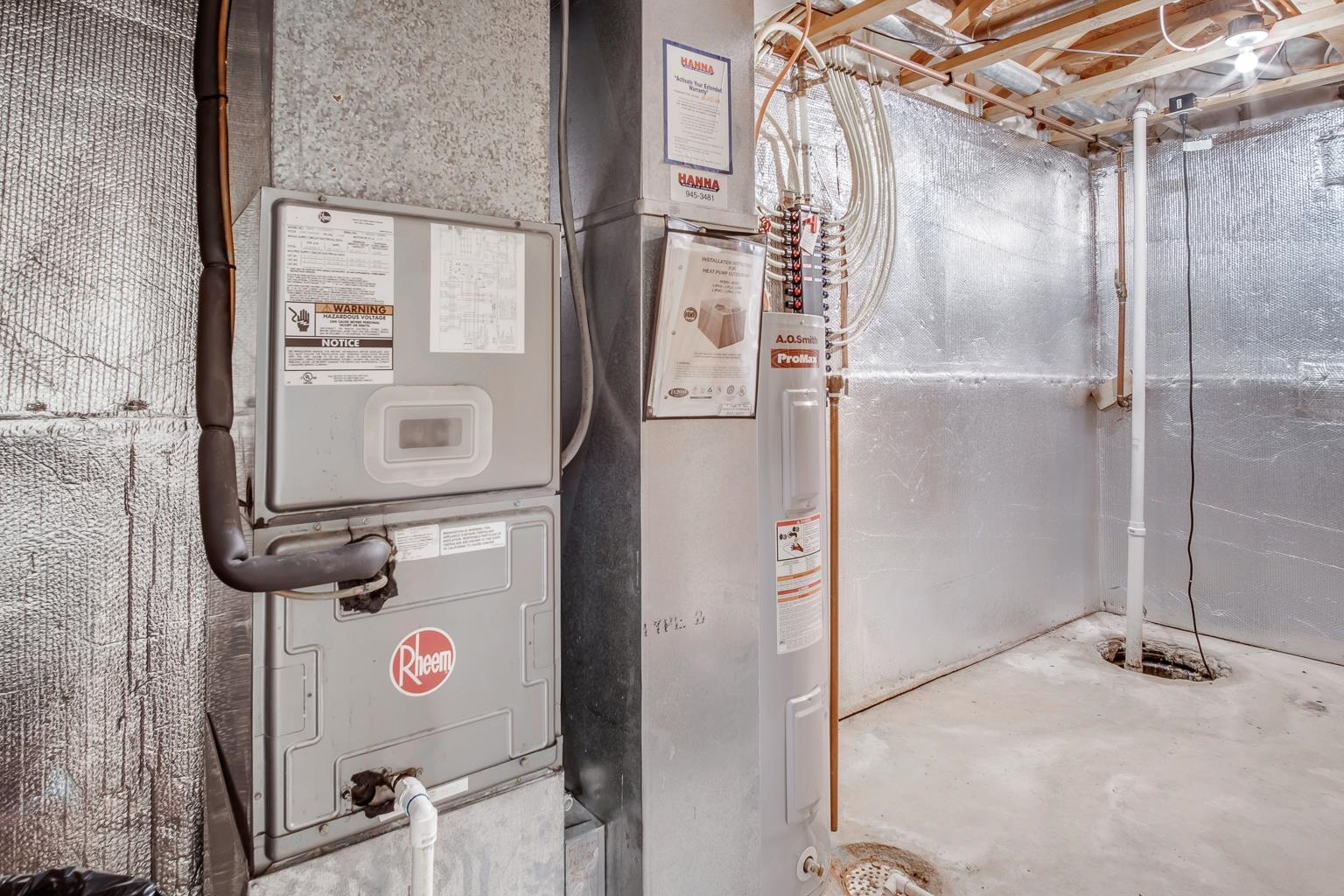 Newton, Kansas 67114, United States, 3 Bedrooms Bedrooms, ,2 BathroomsBathrooms,Residential,Pending,69183