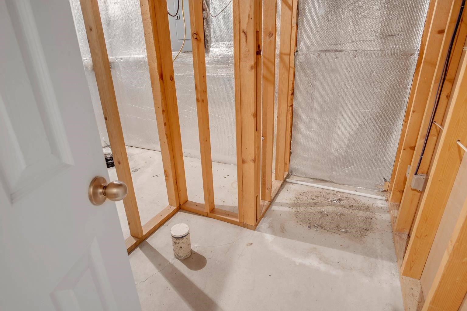 Newton, Kansas 67114, United States, 3 Bedrooms Bedrooms, ,2 BathroomsBathrooms,Residential,Pending,69183