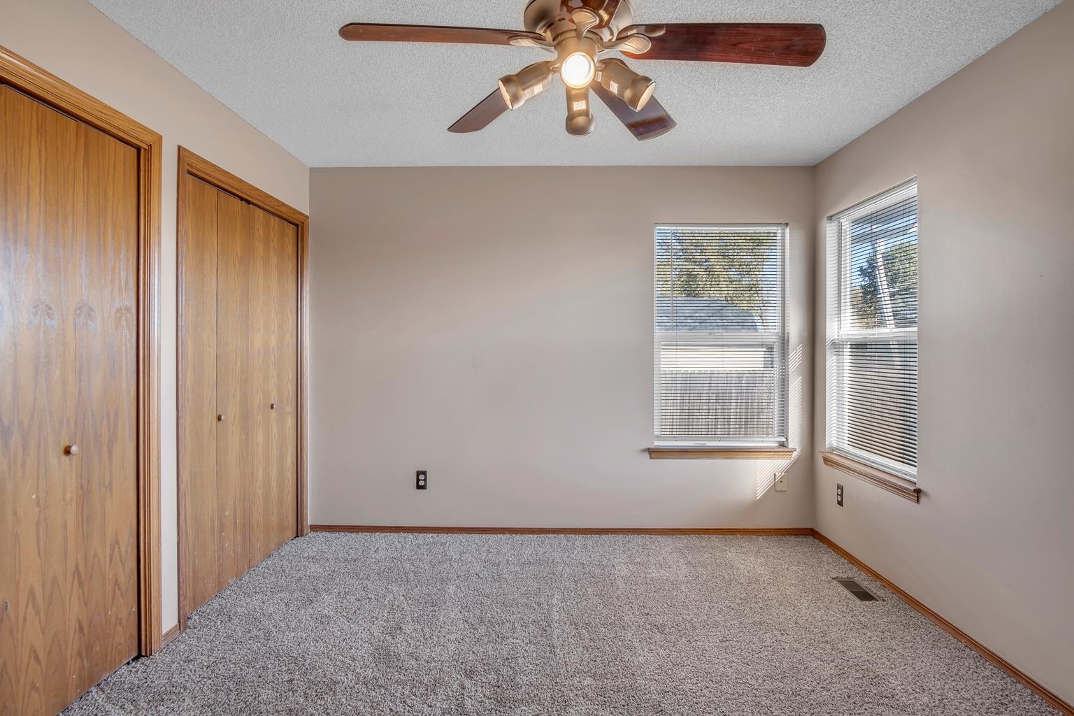 Newton, Kansas 67114, United States, 3 Bedrooms Bedrooms, ,2 BathroomsBathrooms,Residential,Pending,69183