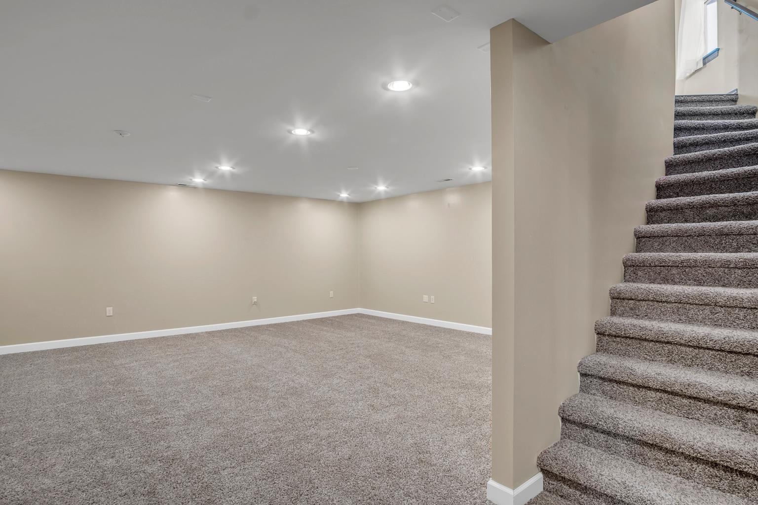 Newton, Kansas 67114, United States, 3 Bedrooms Bedrooms, ,2 BathroomsBathrooms,Residential,Pending,69183