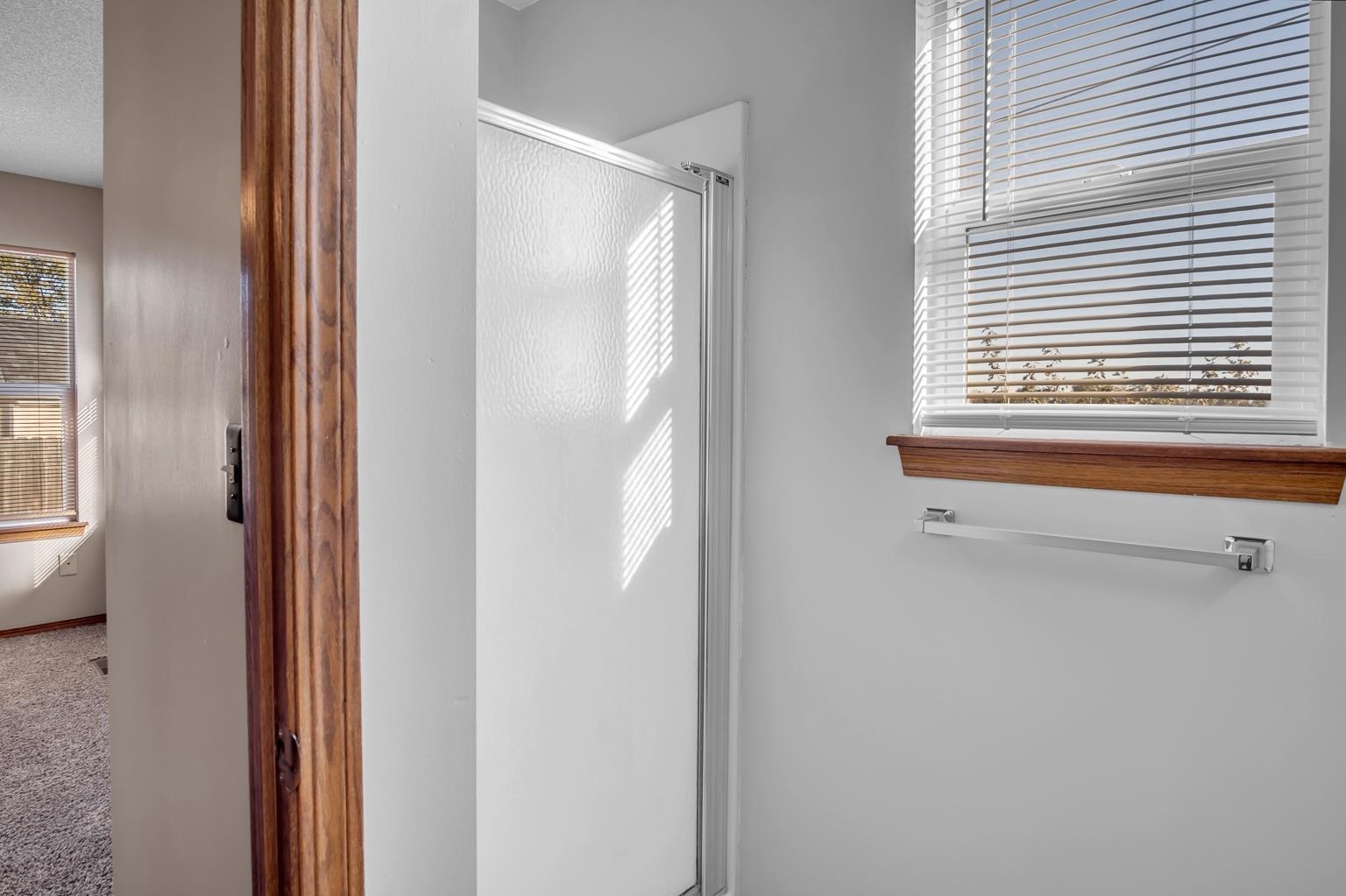 Newton, Kansas 67114, United States, 3 Bedrooms Bedrooms, ,2 BathroomsBathrooms,Residential,Pending,69183