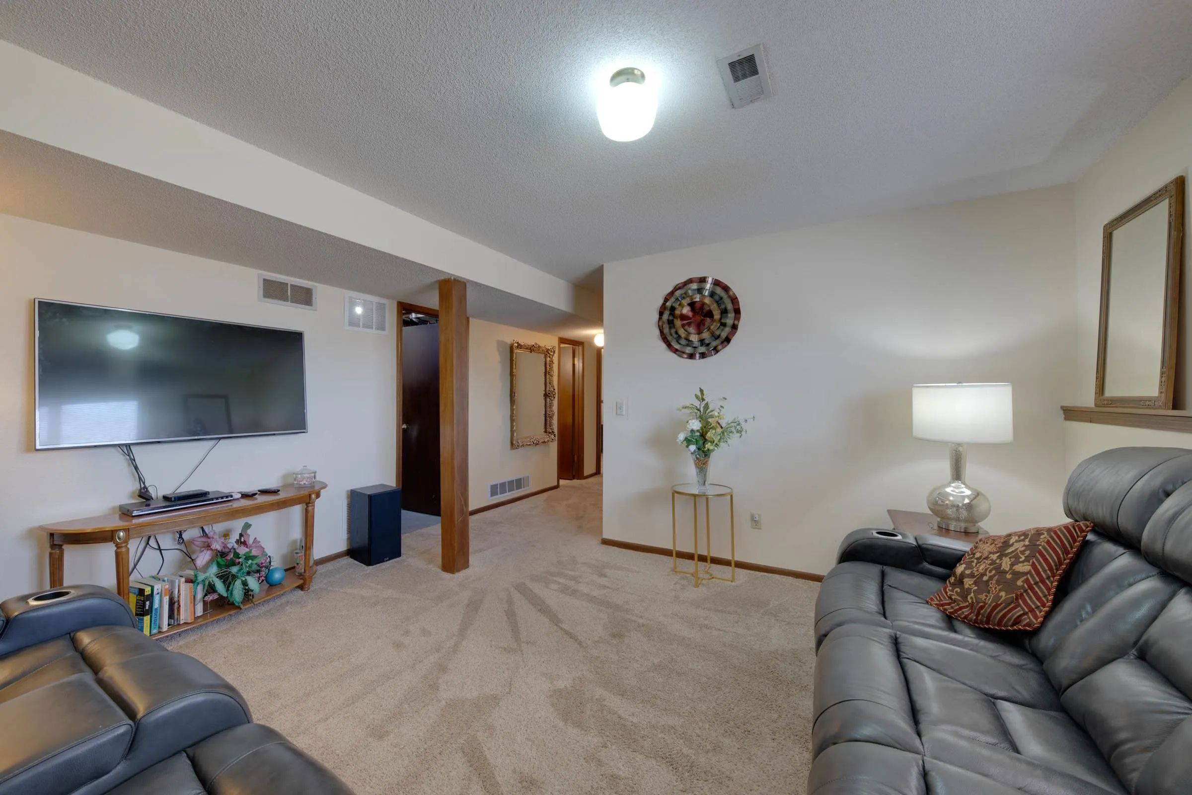 Wichita, Kansas 67226, United States, 4 Bedrooms Bedrooms, ,2 BathroomsBathrooms,Residential,Pending,89535