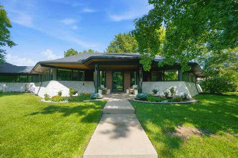 Homes For Sale - 14 Stagecoach St<br/> Wichita, KS 67230