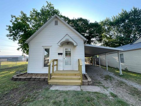 Photo of 1321 N B ST, Wellington, KS 67152 (MLS # 673131)