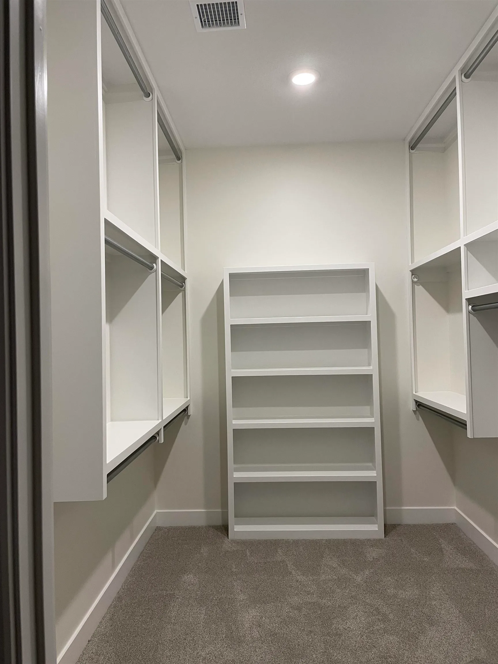 Halstead, Kansas 67056, United States, 2 Bedrooms Bedrooms, ,2 BathroomsBathrooms,Residential,Active,94476