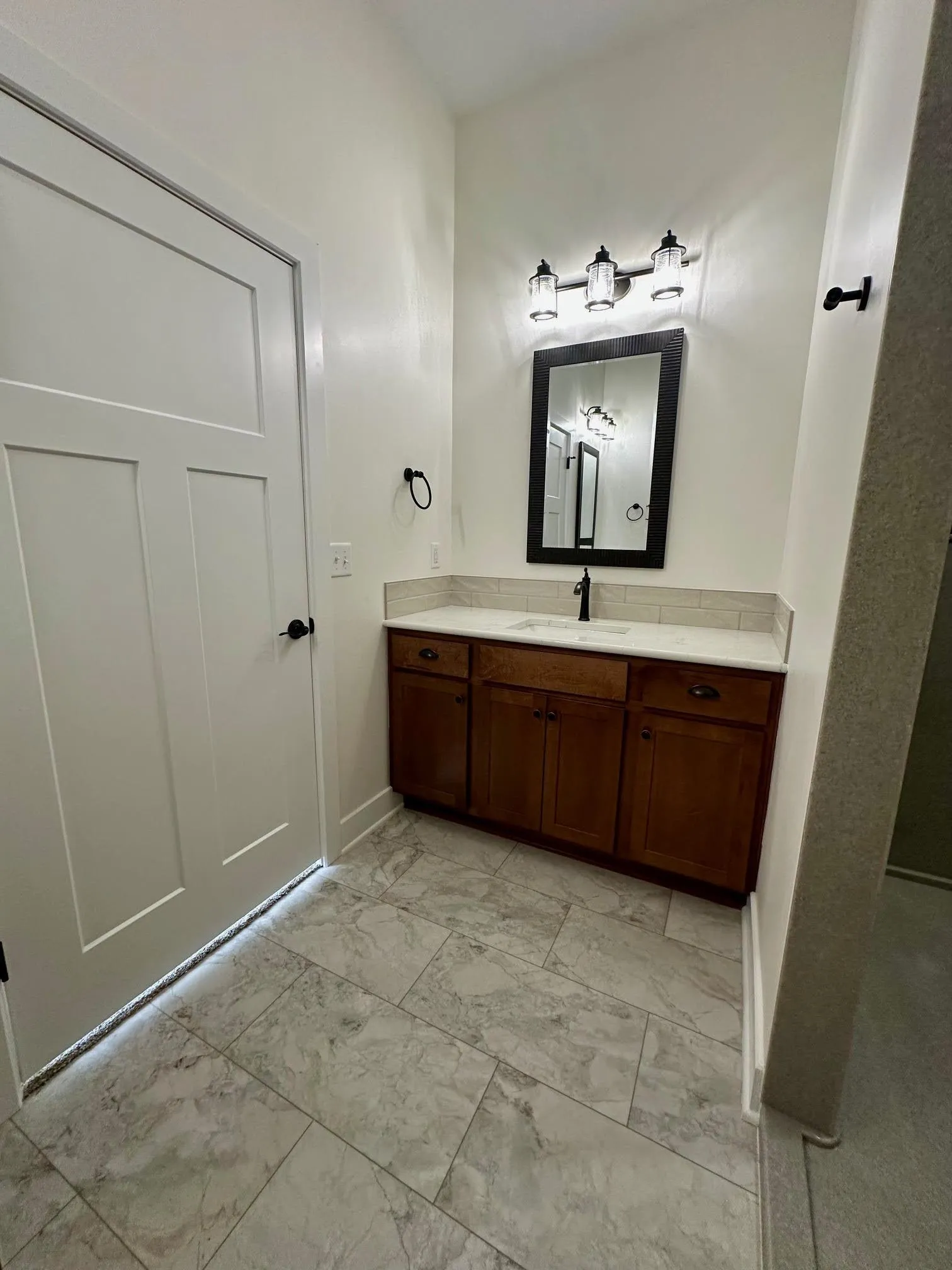 Halstead, Kansas 67056, United States, 2 Bedrooms Bedrooms, ,2 BathroomsBathrooms,Residential,Active,94476