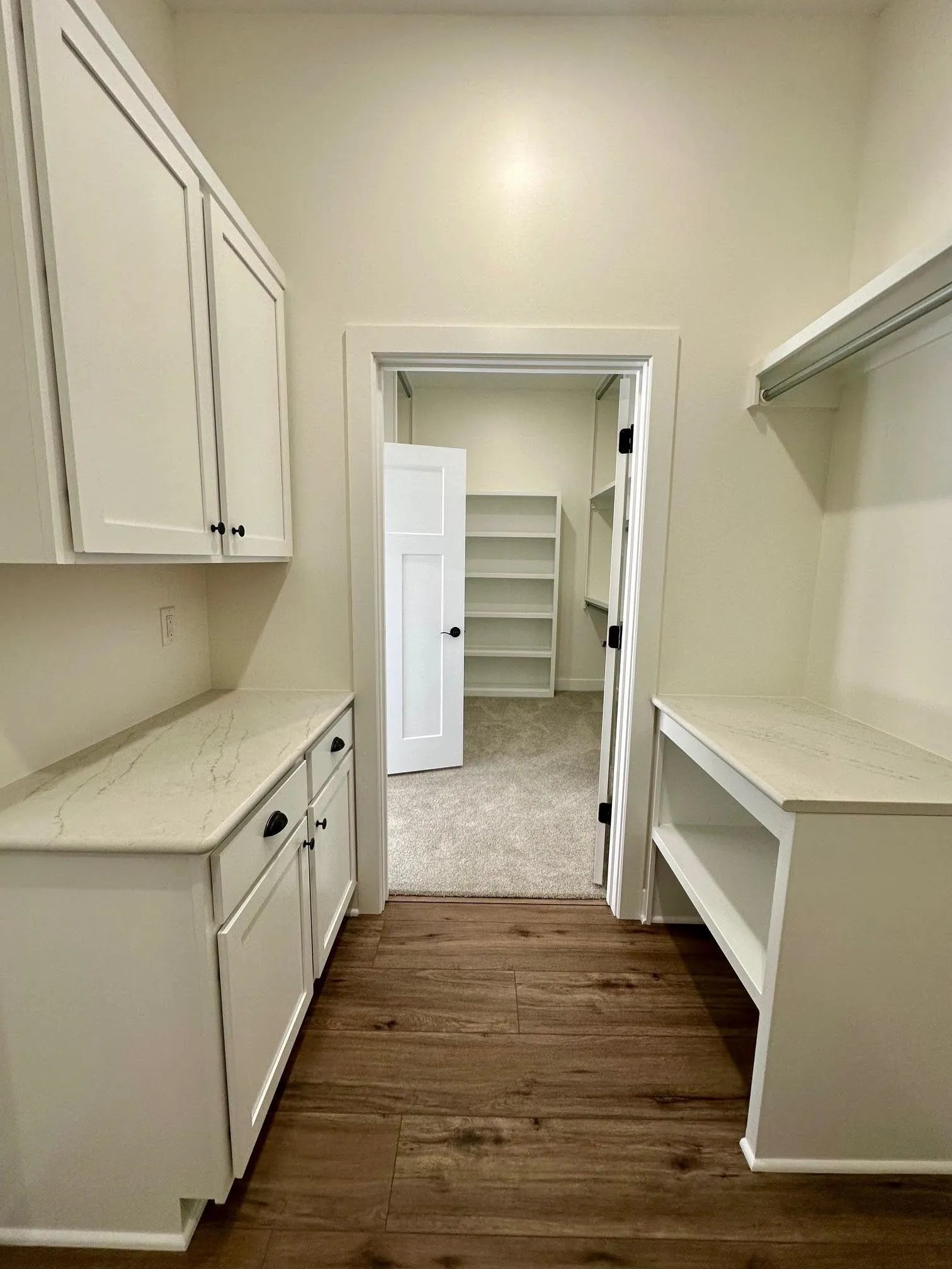 Halstead, Kansas 67056, United States, 2 Bedrooms Bedrooms, ,2 BathroomsBathrooms,Residential,Active,94476