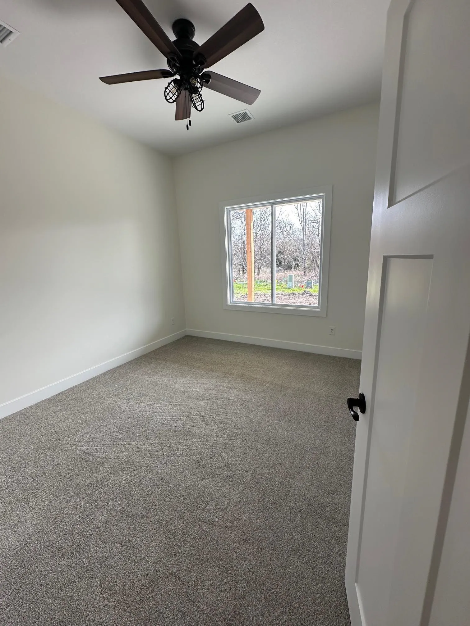 Halstead, Kansas 67056, United States, 2 Bedrooms Bedrooms, ,2 BathroomsBathrooms,Residential,Active,94476