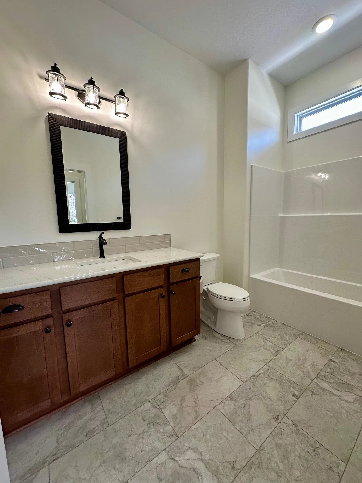 Halstead, Kansas 67056, United States, 2 Bedrooms Bedrooms, ,2 BathroomsBathrooms,Residential,Active,94476