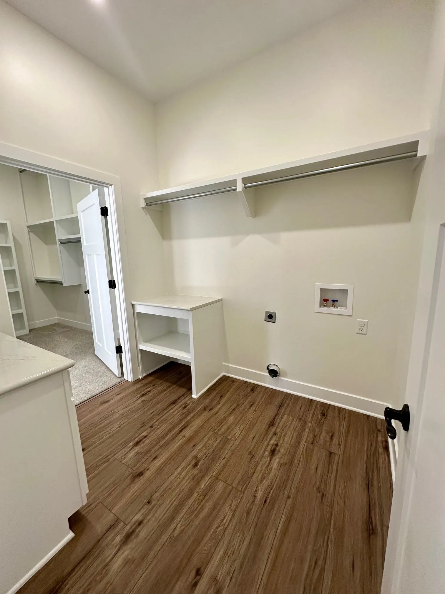 Halstead, Kansas 67056, United States, 2 Bedrooms Bedrooms, ,2 BathroomsBathrooms,Residential,Active,94476