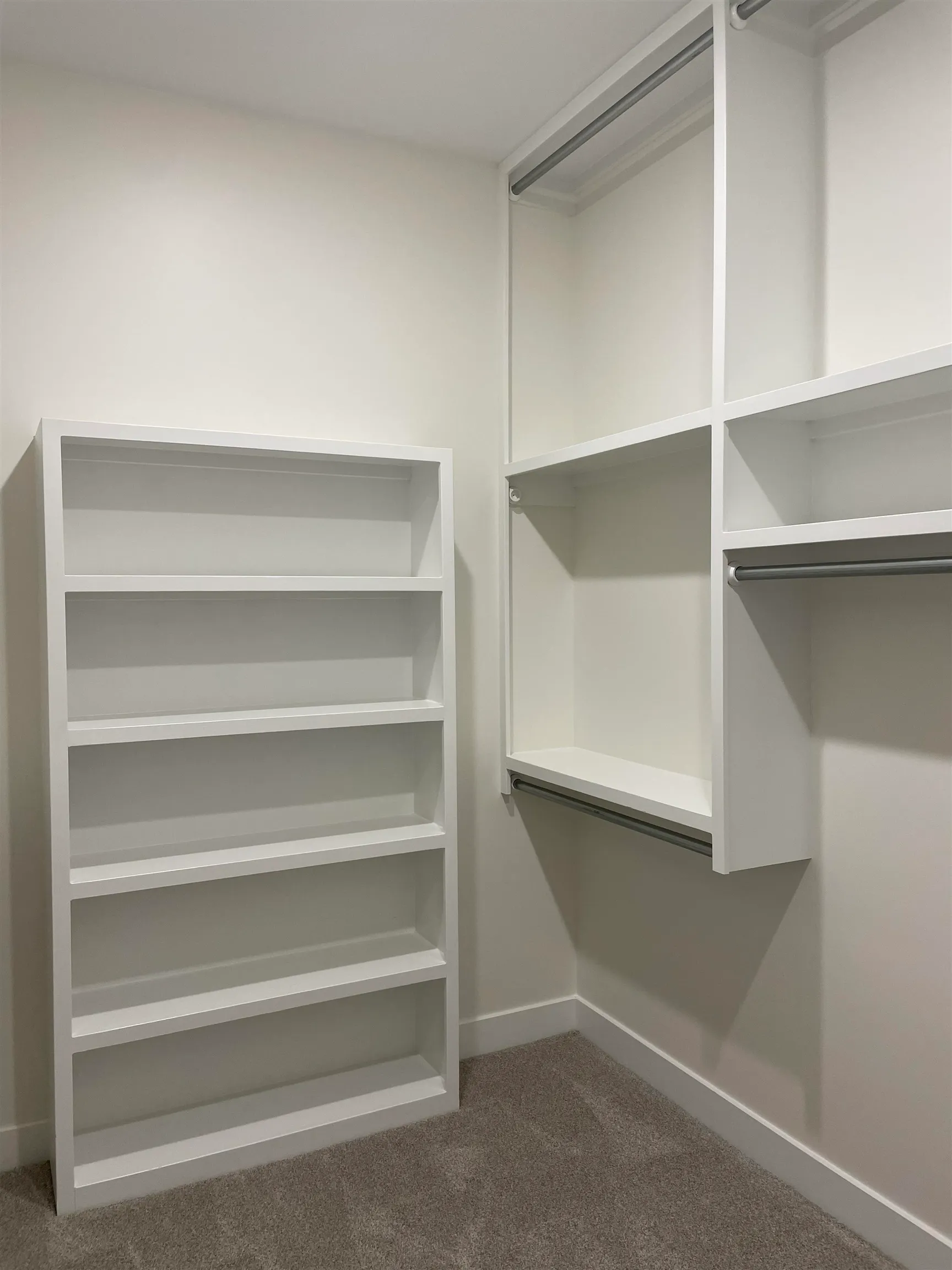 Halstead, Kansas 67056, United States, 2 Bedrooms Bedrooms, ,2 BathroomsBathrooms,Residential,Active,94476