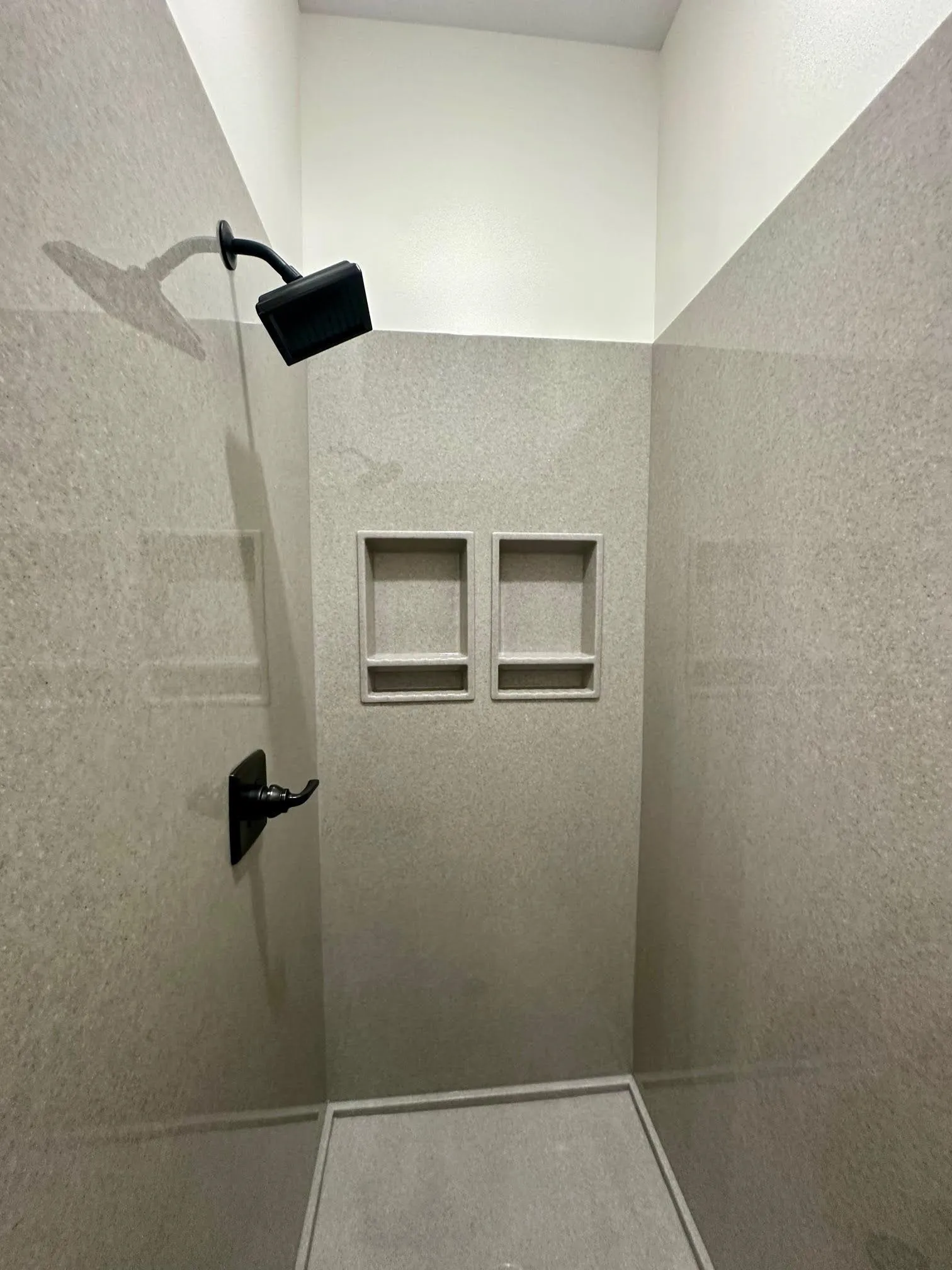 Halstead, Kansas 67056, United States, 2 Bedrooms Bedrooms, ,2 BathroomsBathrooms,Residential,Active,94476