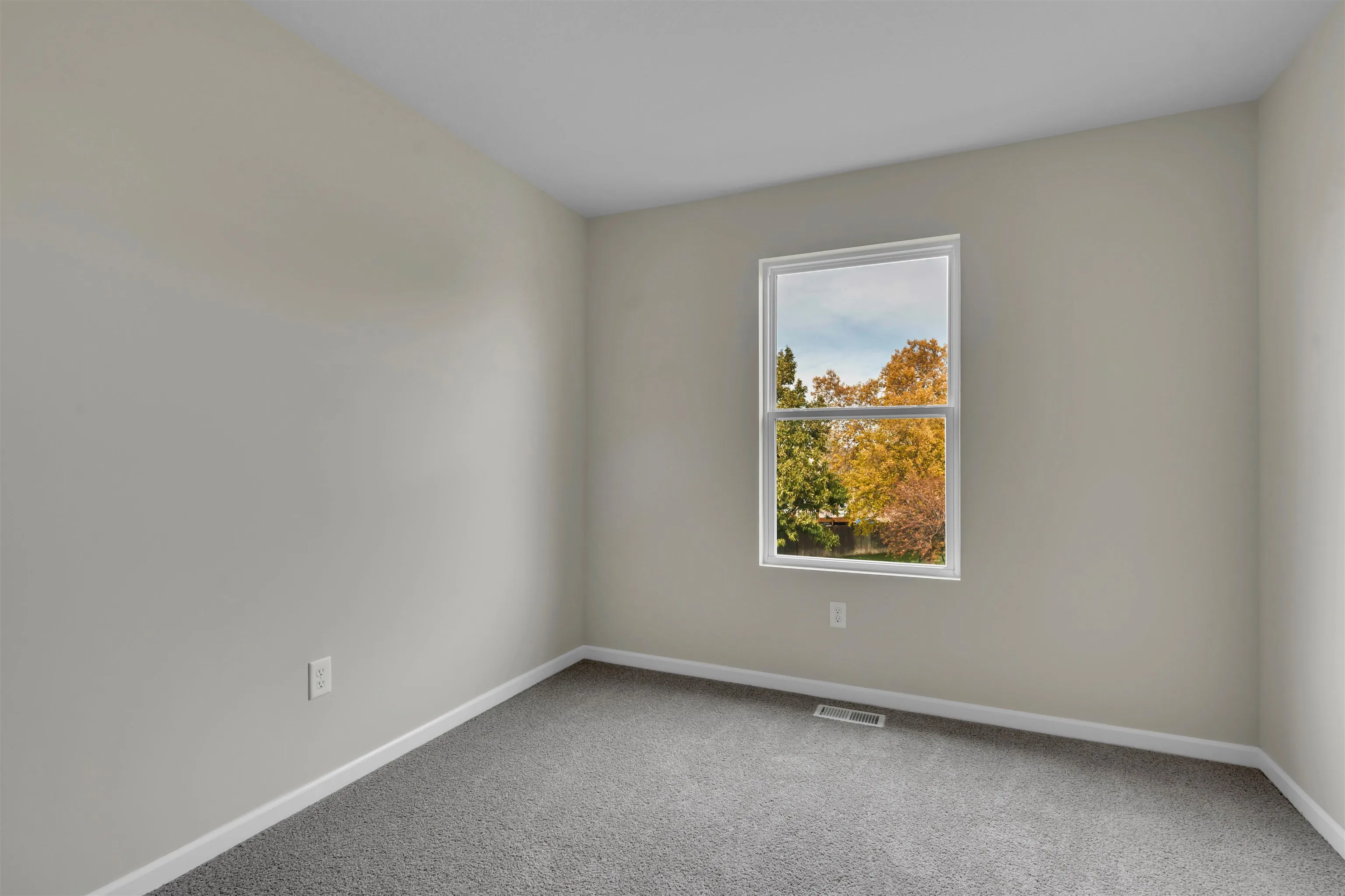 Valley Center, Kansas 67147, United States, 5 Bedrooms Bedrooms, ,3 BathroomsBathrooms,Residential,Pending,47171